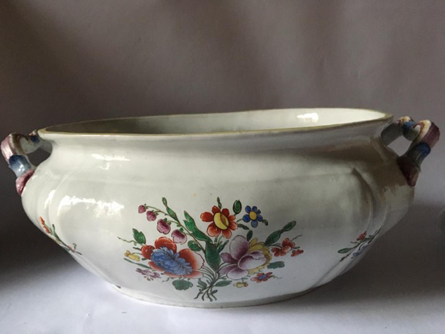 Italy Late 18th Century Porcelain Richard Ginori Doccia Soup Bowl For Sale 10