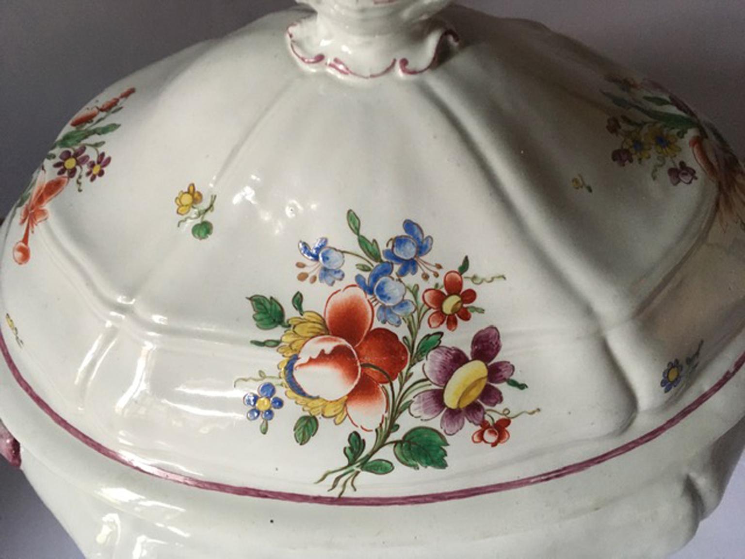 Hand-Crafted Italy Late 18th Century Porcelain Richard Ginori Doccia Soup Bowl For Sale