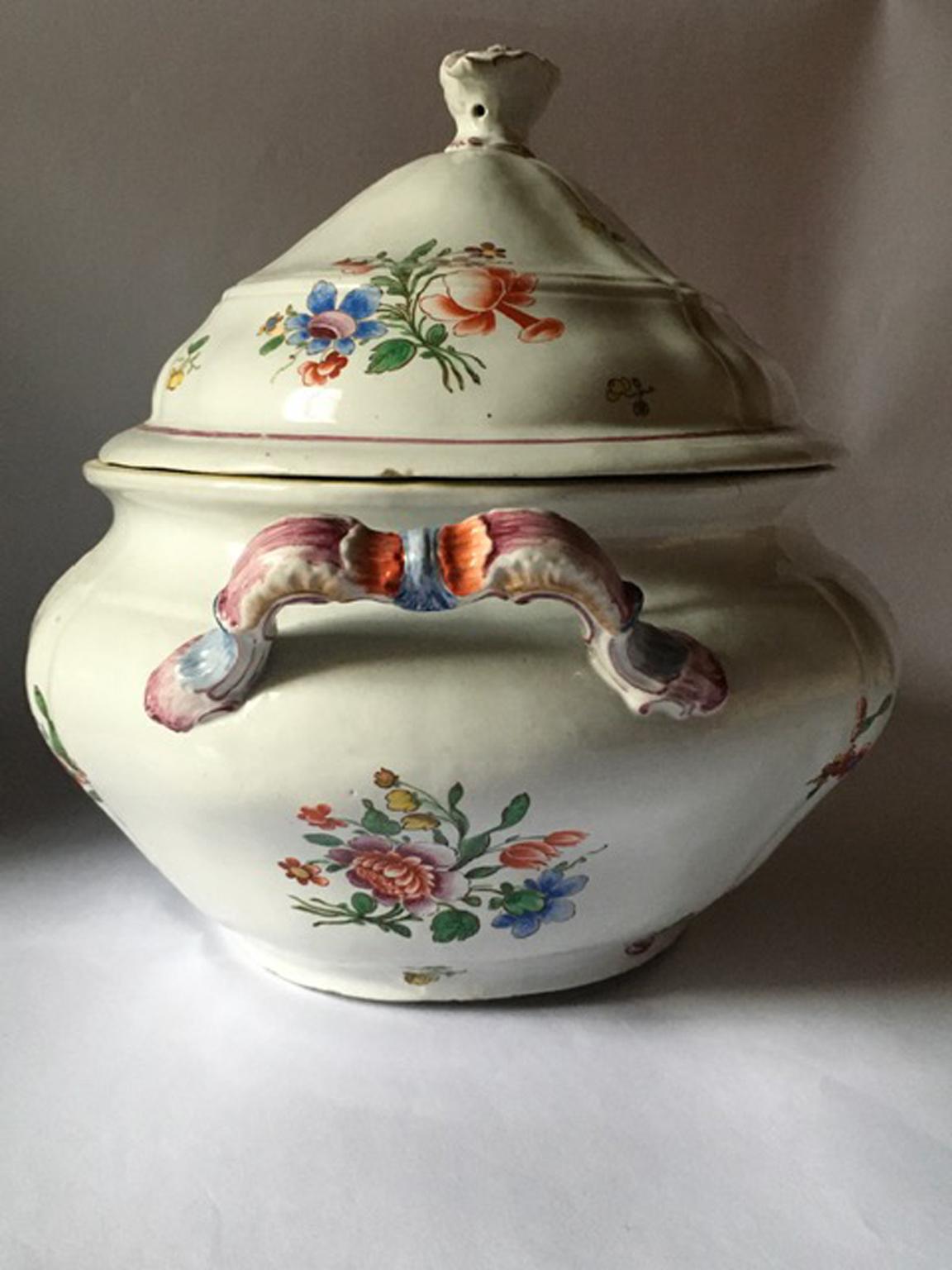 Italy Late 18th Century Porcelain Richard Ginori Doccia Soup Bowl For Sale 3