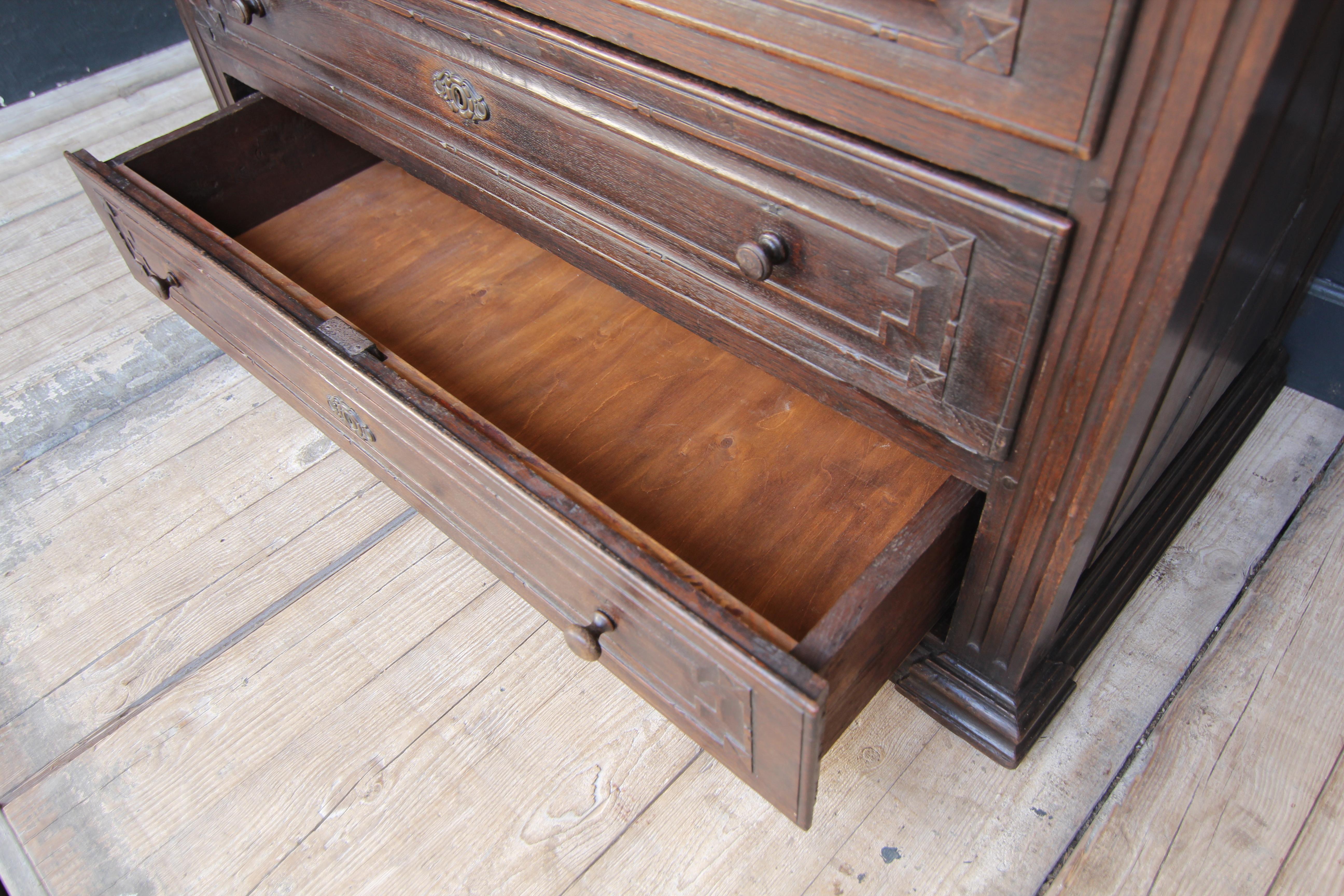 Late 18th Century Provincial Chest of Drawers Made of Oak 16