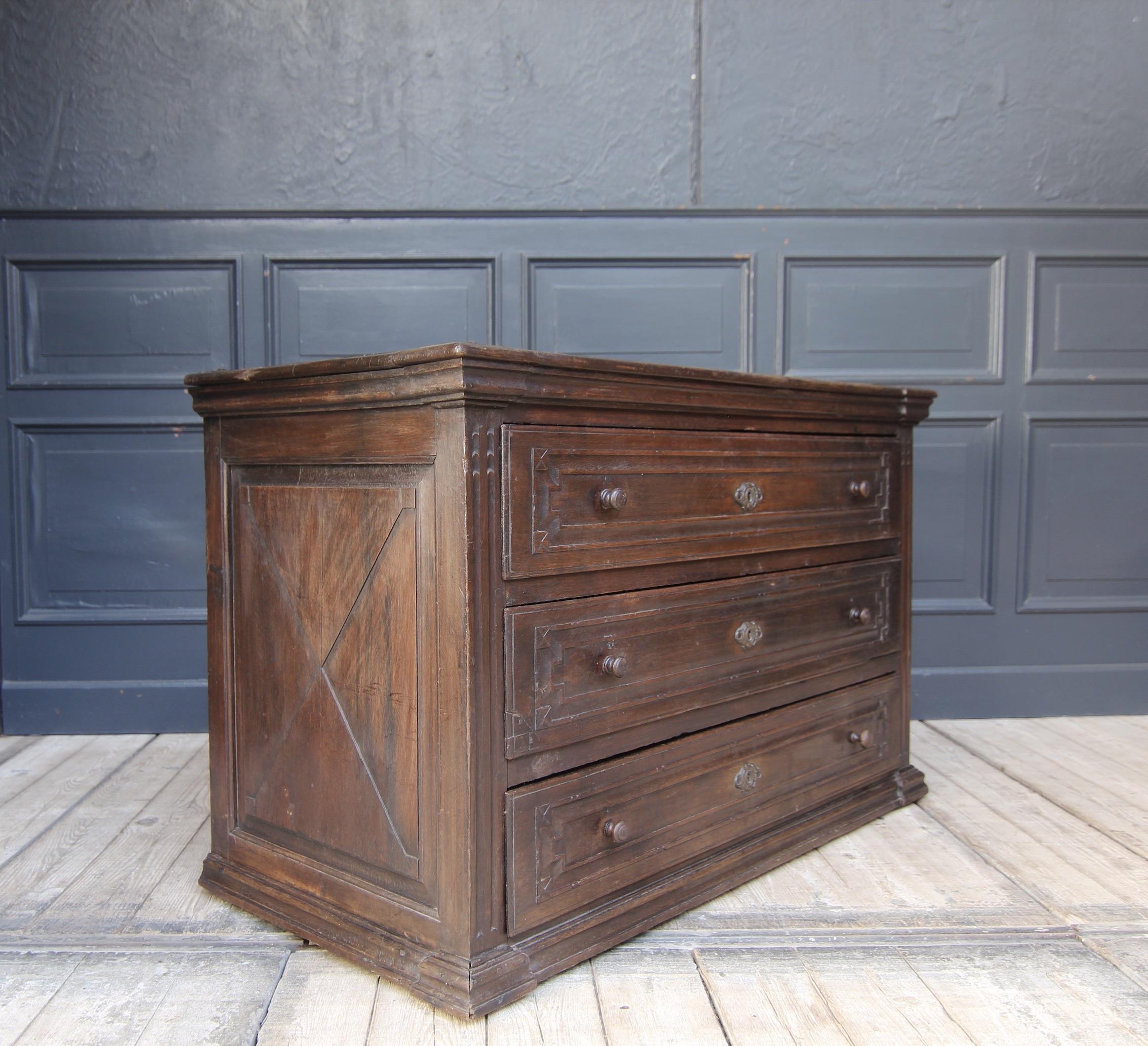 Late 18th Century Provincial Chest of Drawers Made of Oak 1