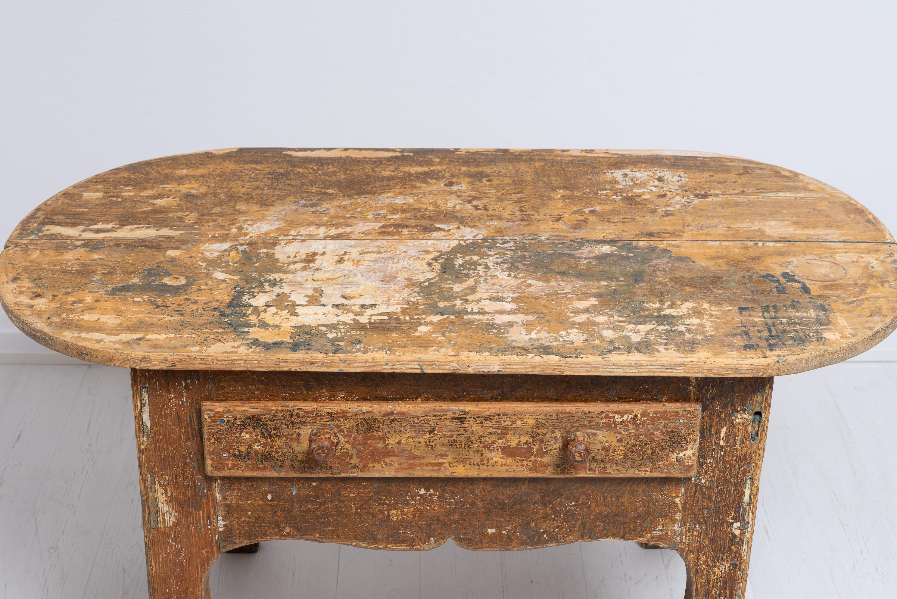 Rare table basse rococo suédoise d'art populaire suédois de la fin du 18ème siècle en vente 3