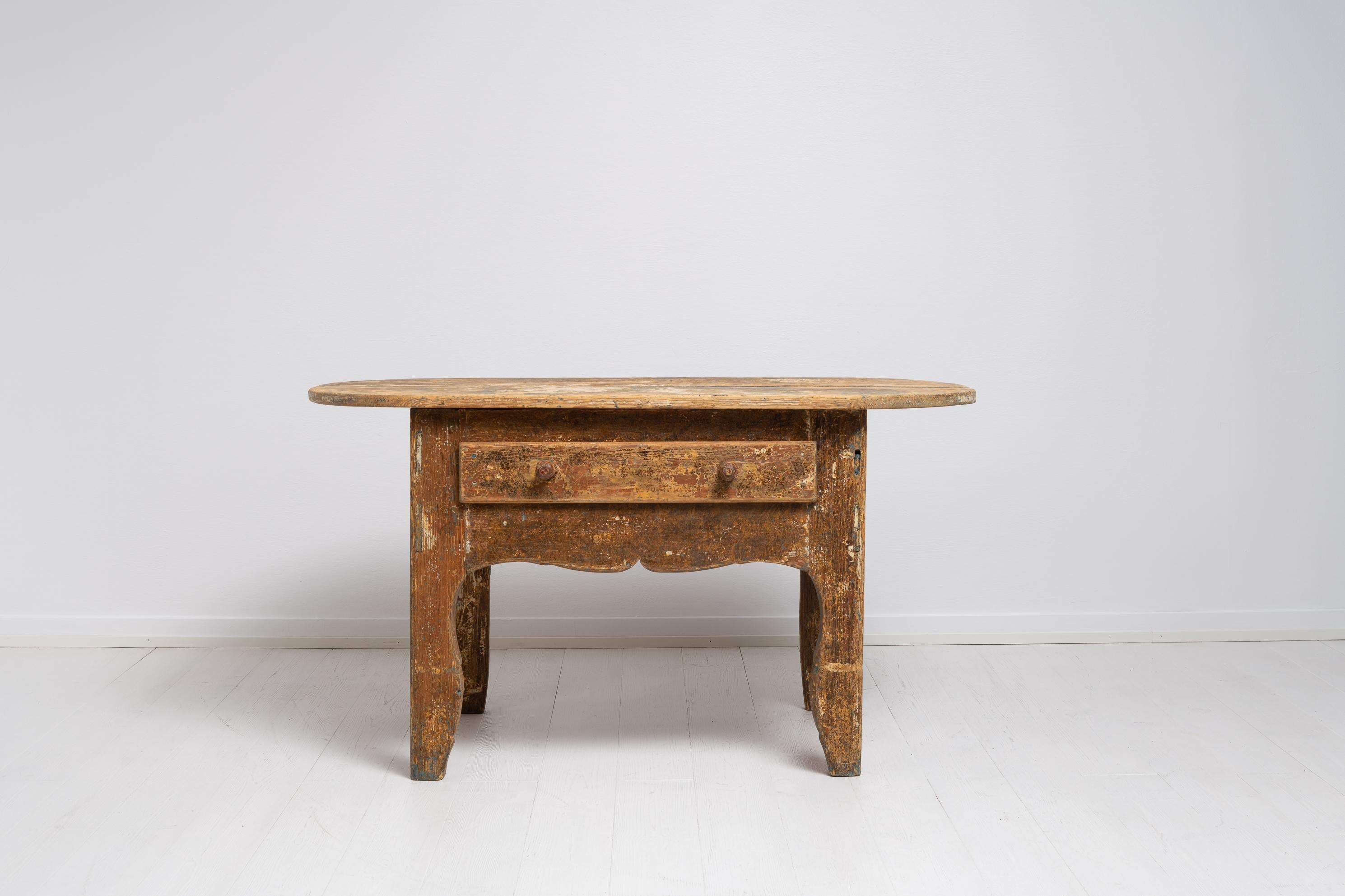 Rococo Rare table basse rococo suédoise d'art populaire suédois de la fin du 18ème siècle en vente