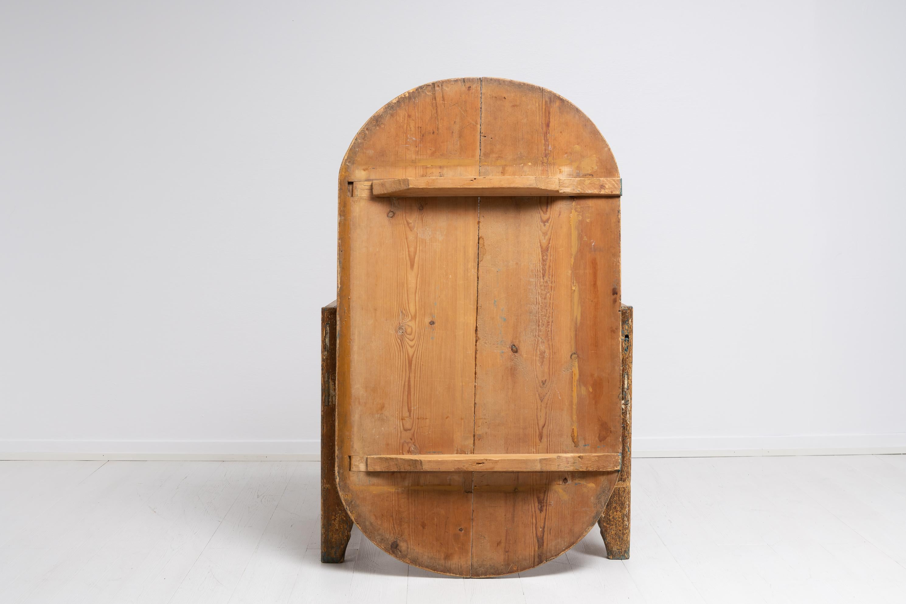 Pin Rare table basse rococo suédoise d'art populaire suédois de la fin du 18ème siècle en vente
