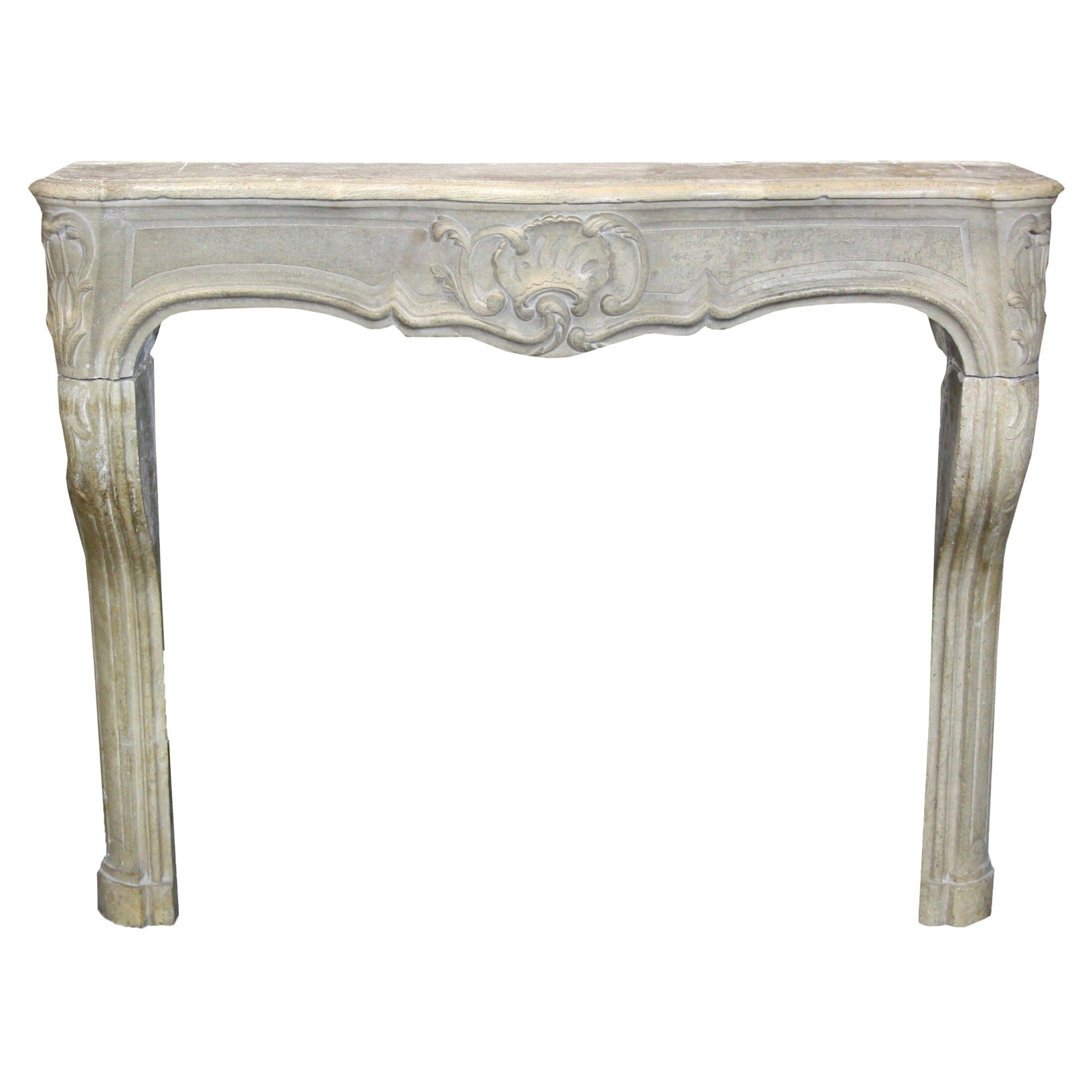 Mantello in pietra Louis XV della fine del XVIII secolo, recuperato