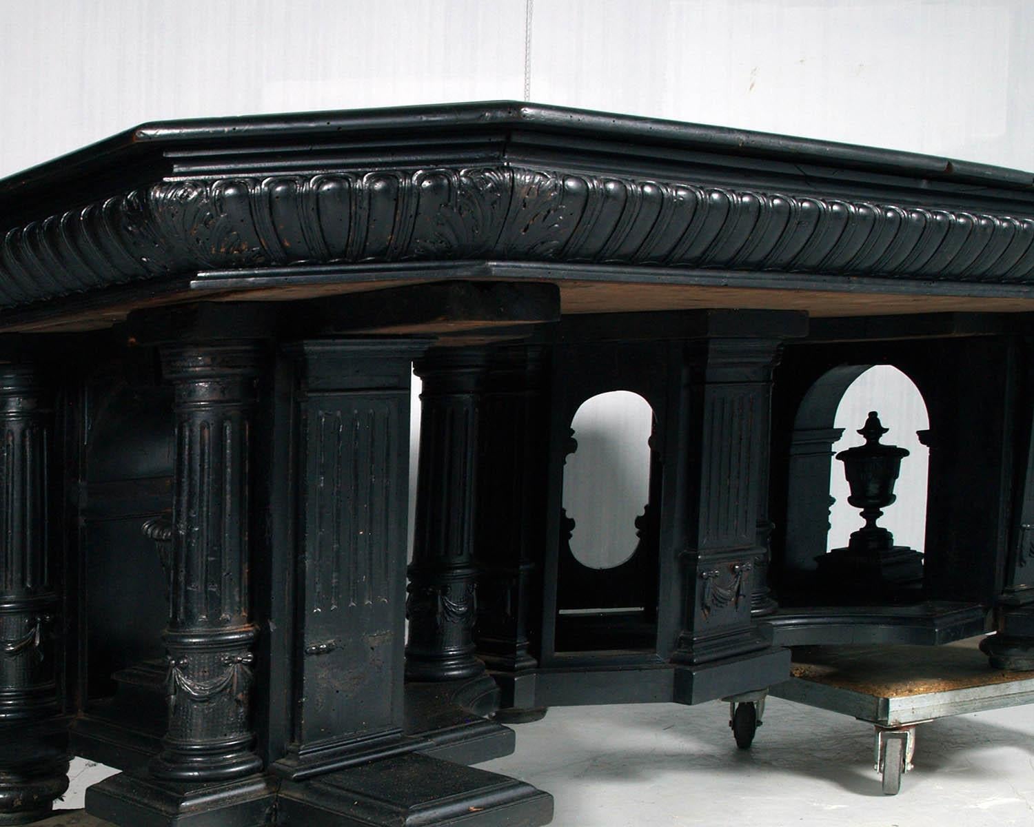 18th Century Renaissance Palladio Dining Room Set in blackening wood of walnut For Sale 9
