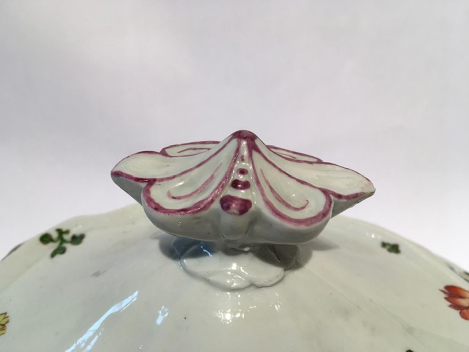 Italy Late 18th Century Richard Ginori Porcelain Soup Bowl with Floral Decor For Sale 9