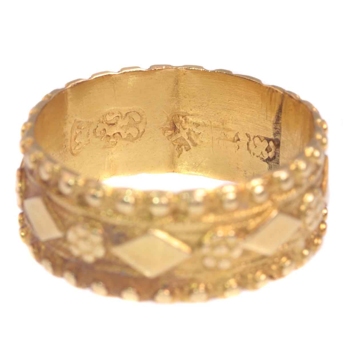 Late 18th Century Rococo Dutch Gold Ring with Amsterdam Hallmarks, 1780s For Sale 3