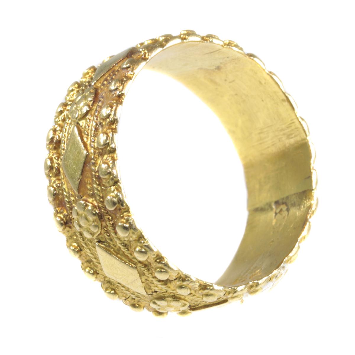 Late 18th Century Rococo Dutch Gold Ring with Amsterdam Hallmarks, 1780s In Excellent Condition For Sale In Antwerp, BE