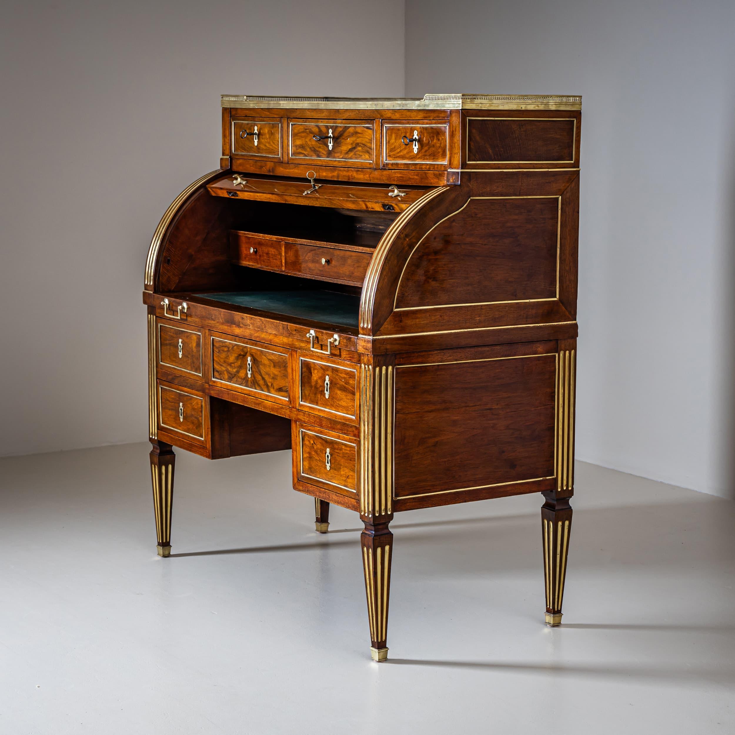 French Late 18th Century Roll-Top Bureau, France For Sale