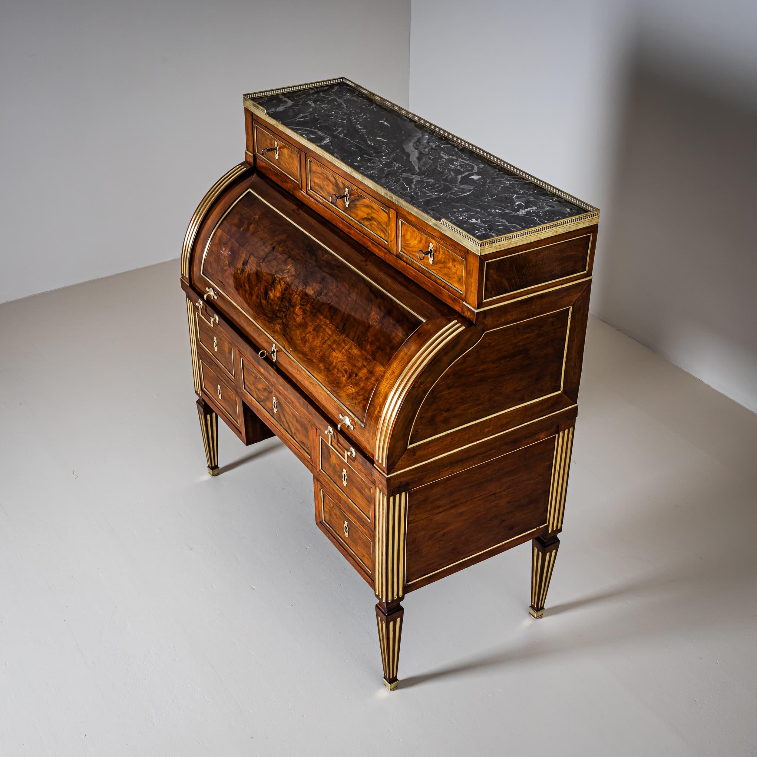 Late 18th Century Roll-Top Bureau, France For Sale 2