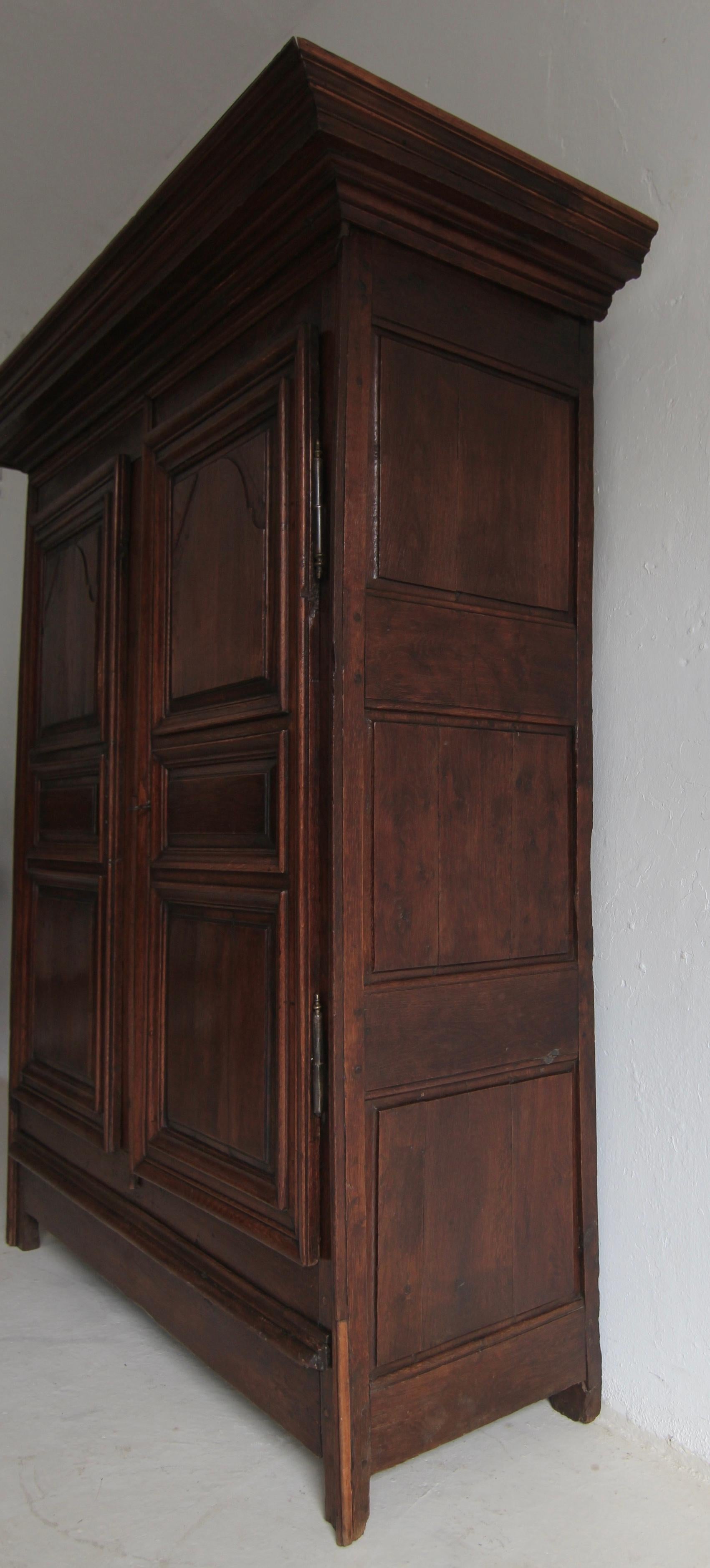 Late 18th Century Rustic Oak Cabinet For Sale 11