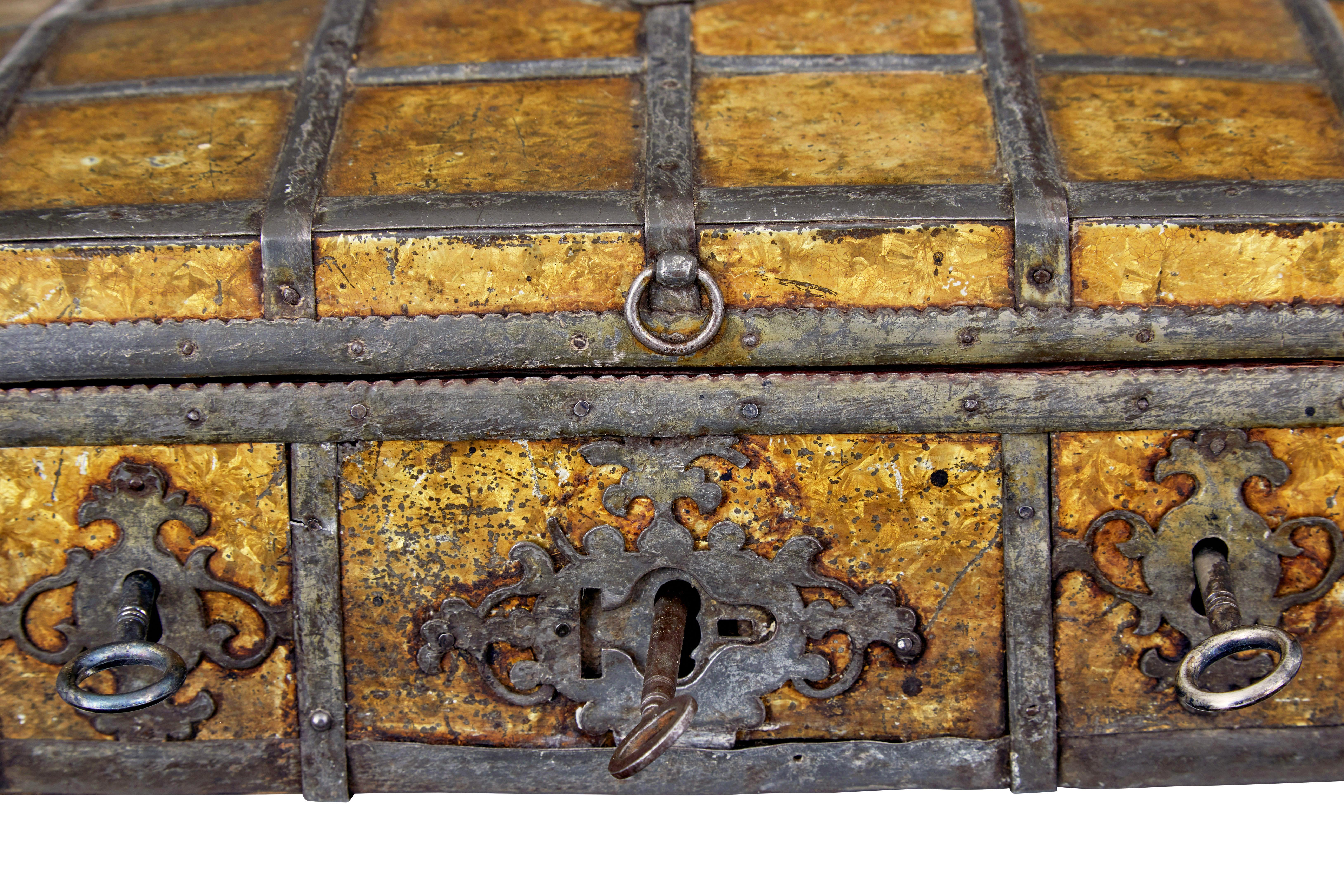 Caja encuadernada de metal escandinava de finales del siglo XVIII en Bueno estado para la venta en Debenham, Suffolk