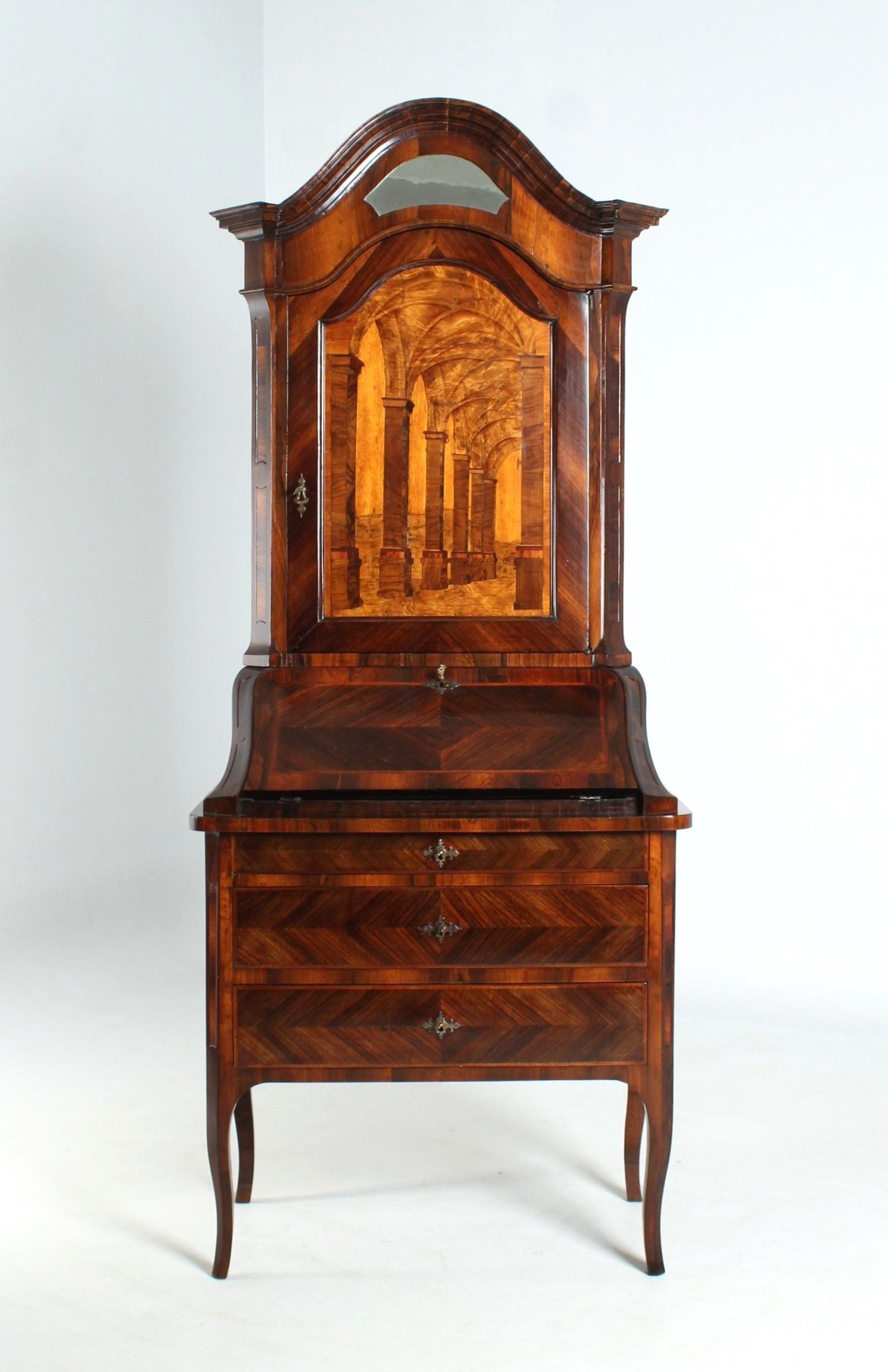 Antique top secretary

Italy
various precious woods
second half 18th century

Dimensions: H x W x D: 219 x 89 x 50 cm

Description:
Slender and well-proportioned secretary with architectural marquetry.

Two-piece piece of furniture standing on