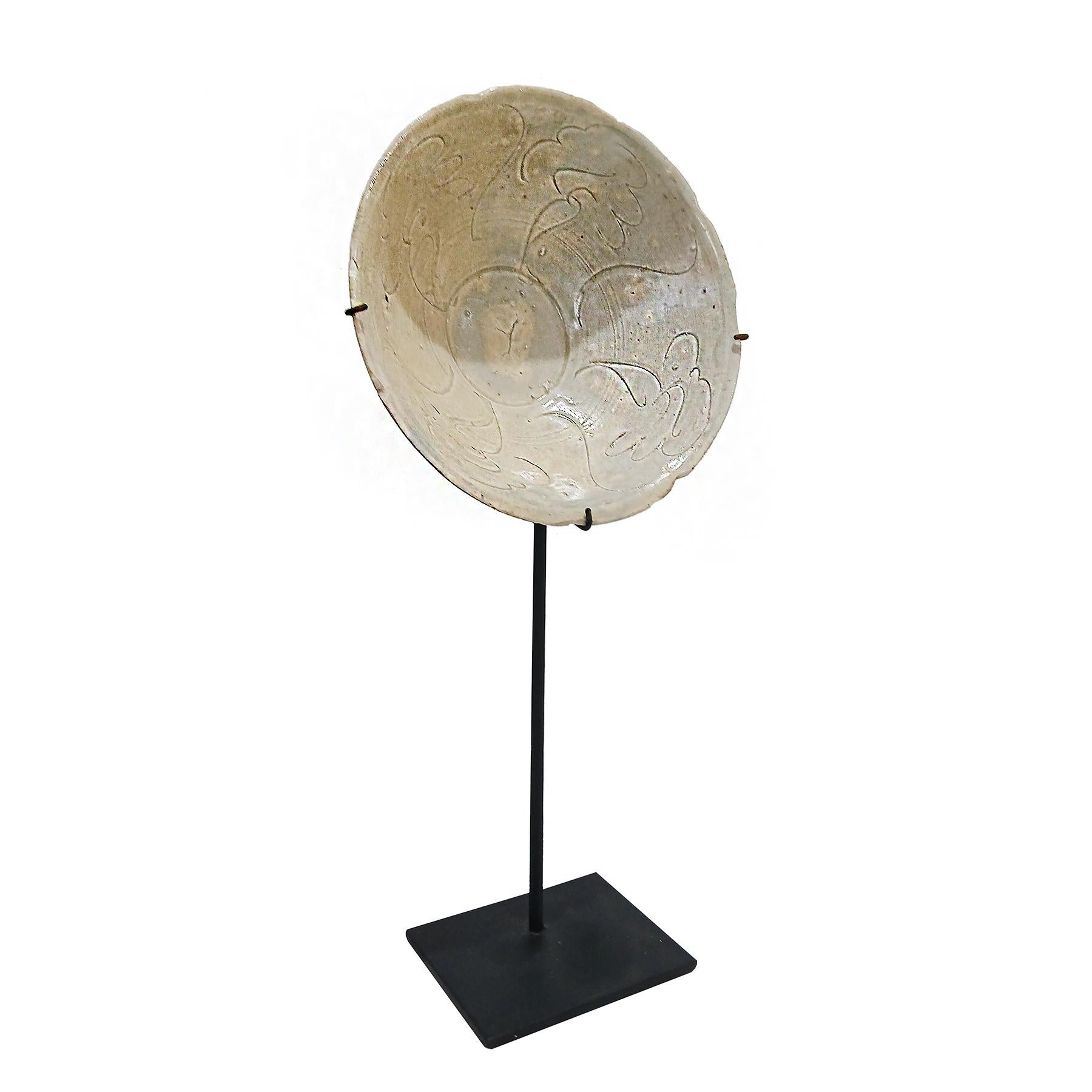 Mid-19th Century Shipwreck-Reclaimed Ceramic Bowls from Indonesia For Sale 3