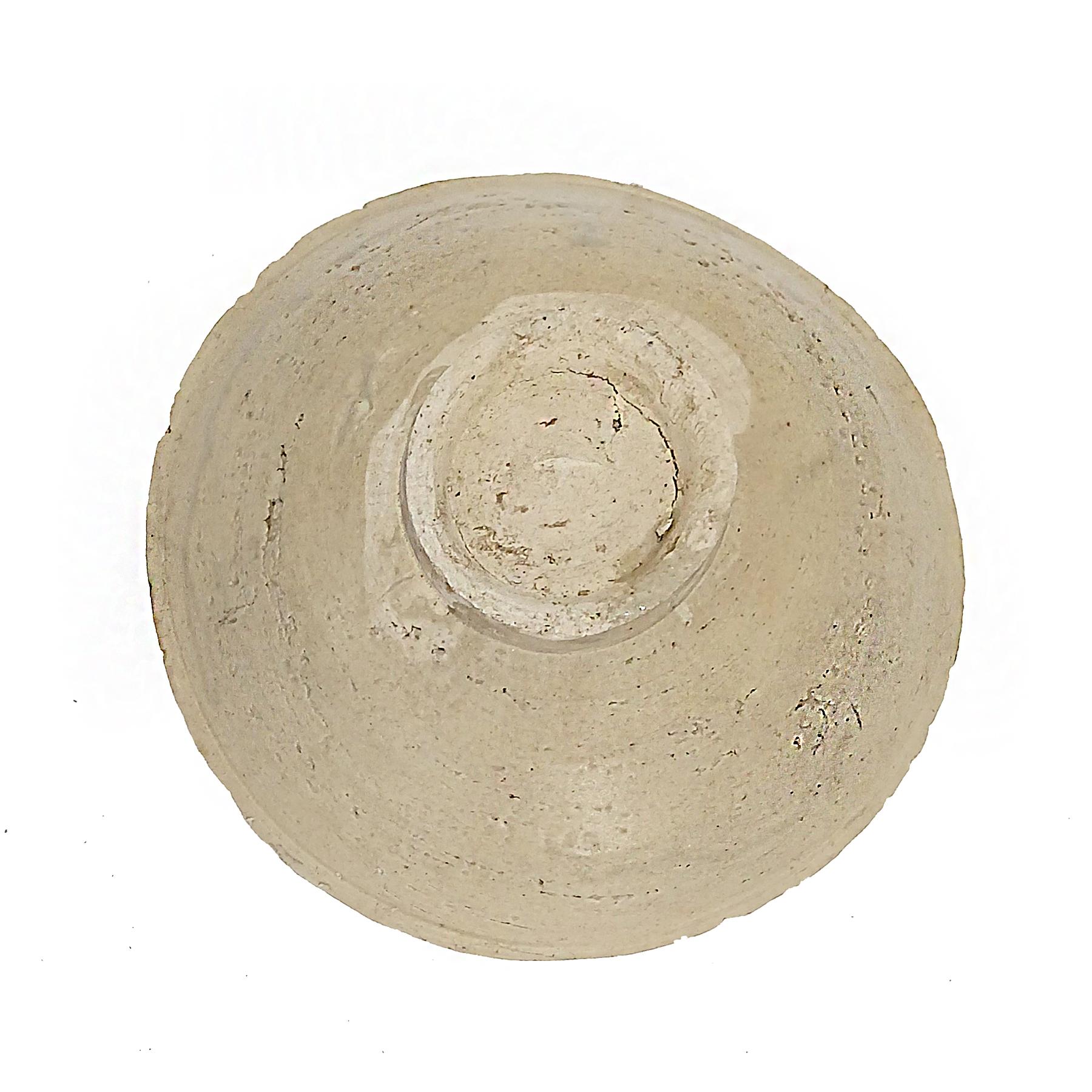 Mid-19th Century Shipwreck-Reclaimed Ceramic Bowls from Indonesia For Sale 11