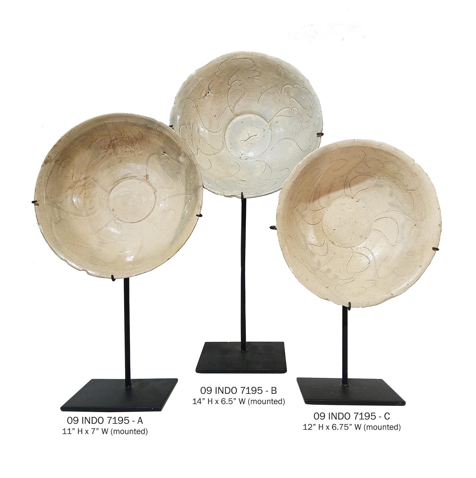 Mid-19th Century Shipwreck-Reclaimed Ceramic Bowls from Indonesia For Sale 12
