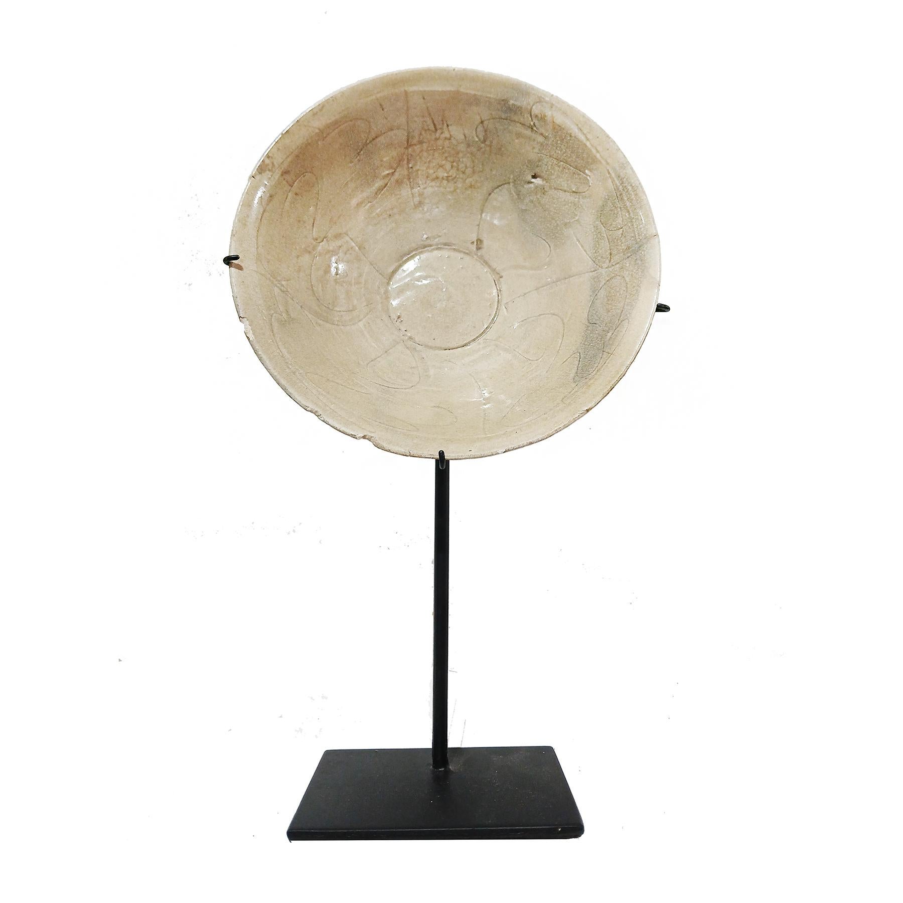 Other Mid-19th Century Shipwreck-Reclaimed Ceramic Bowls from Indonesia For Sale
