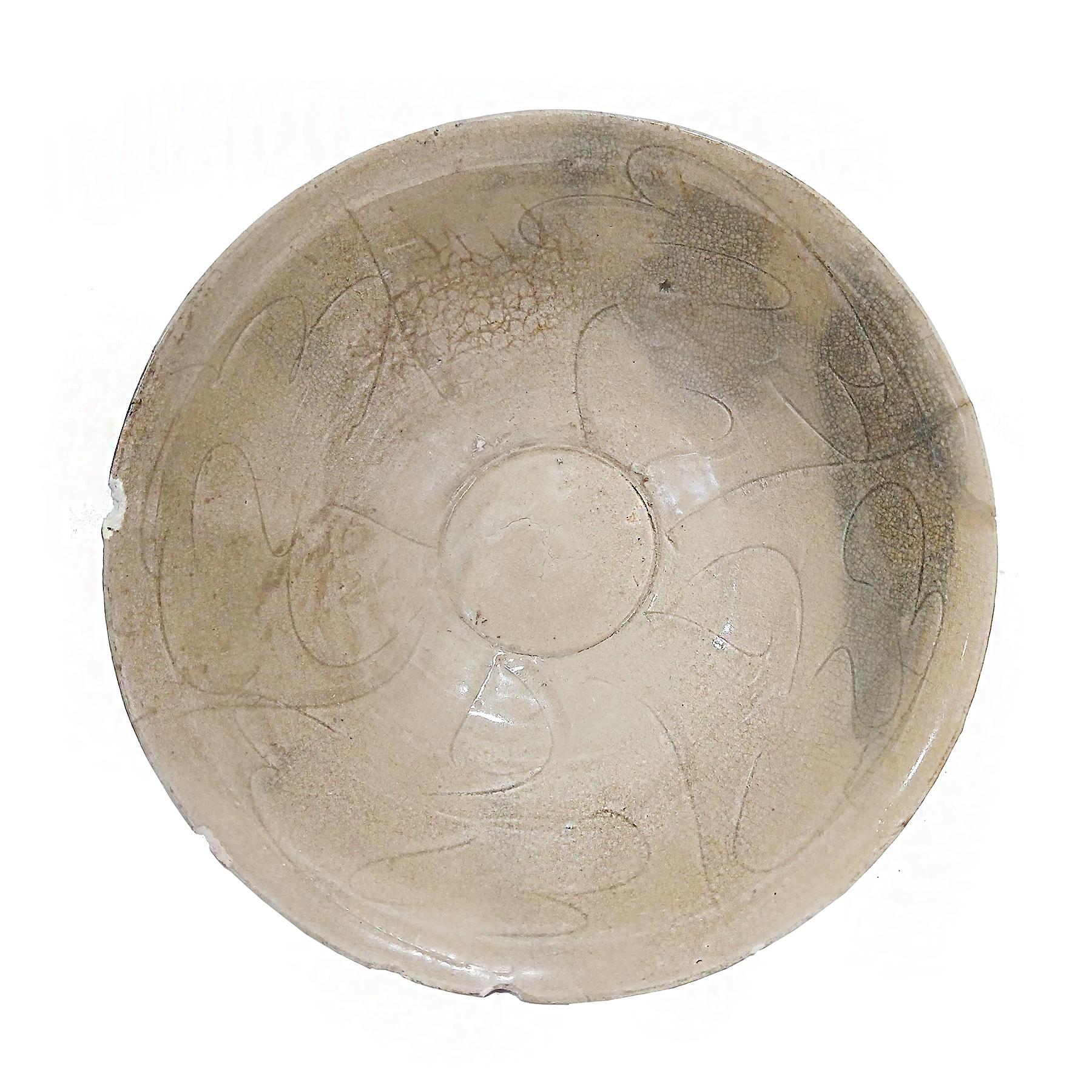 Mid-19th Century Shipwreck-Reclaimed Ceramic Bowls from Indonesia In Fair Condition For Sale In New York, NY