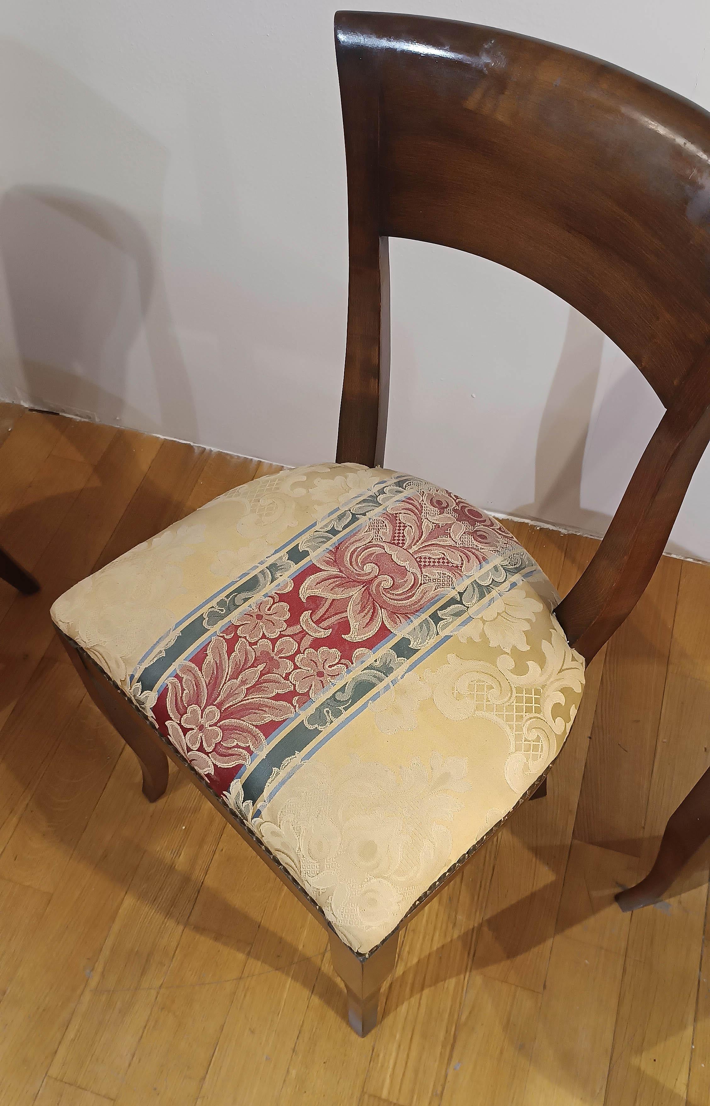 LATE 18th CENTURY SIX DIRECTOIRE WALNUT CHAIRS In Good Condition For Sale In Firenze, FI