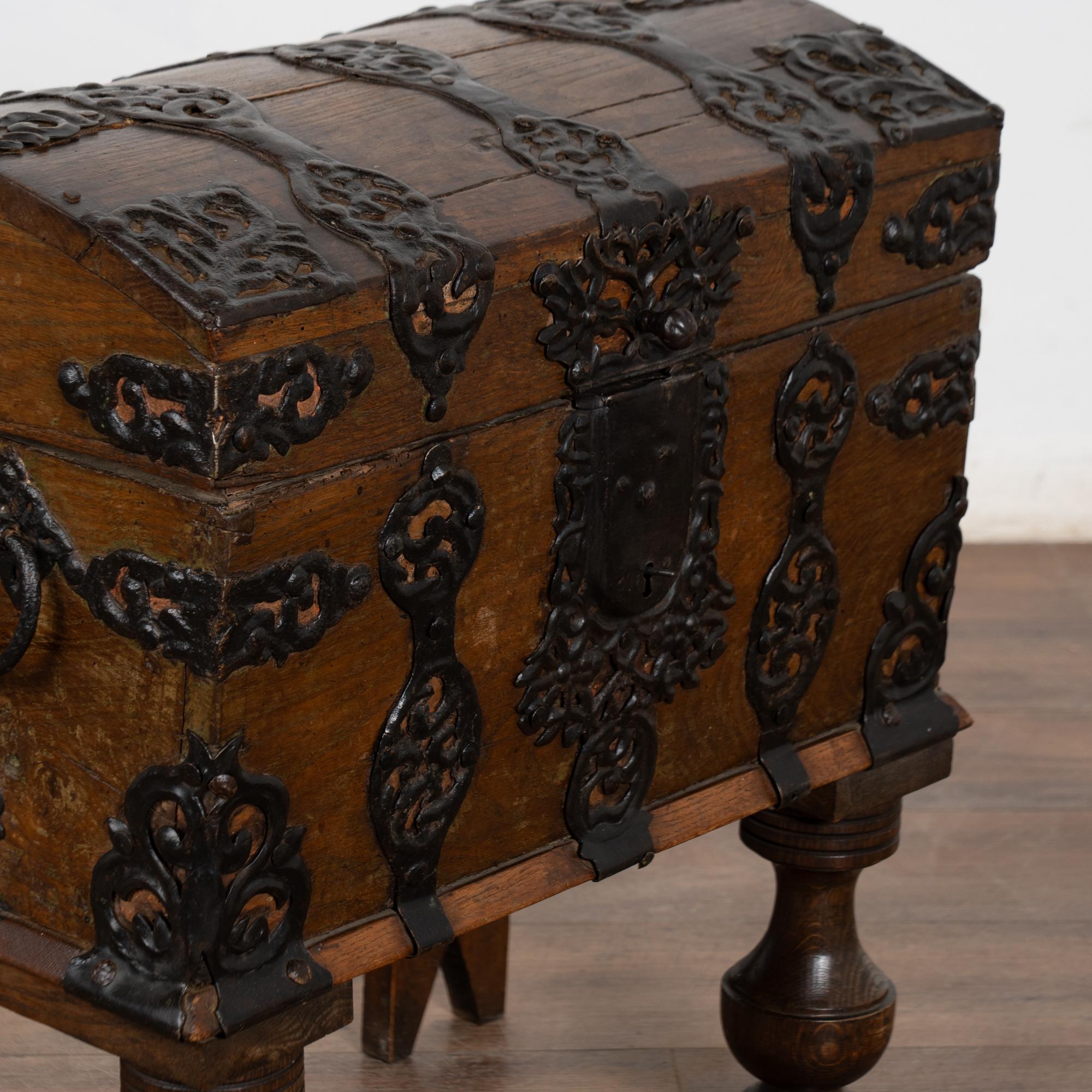 Late 18th Century Small Dome Top Oak Trunk on Stand, Sweden For Sale 4