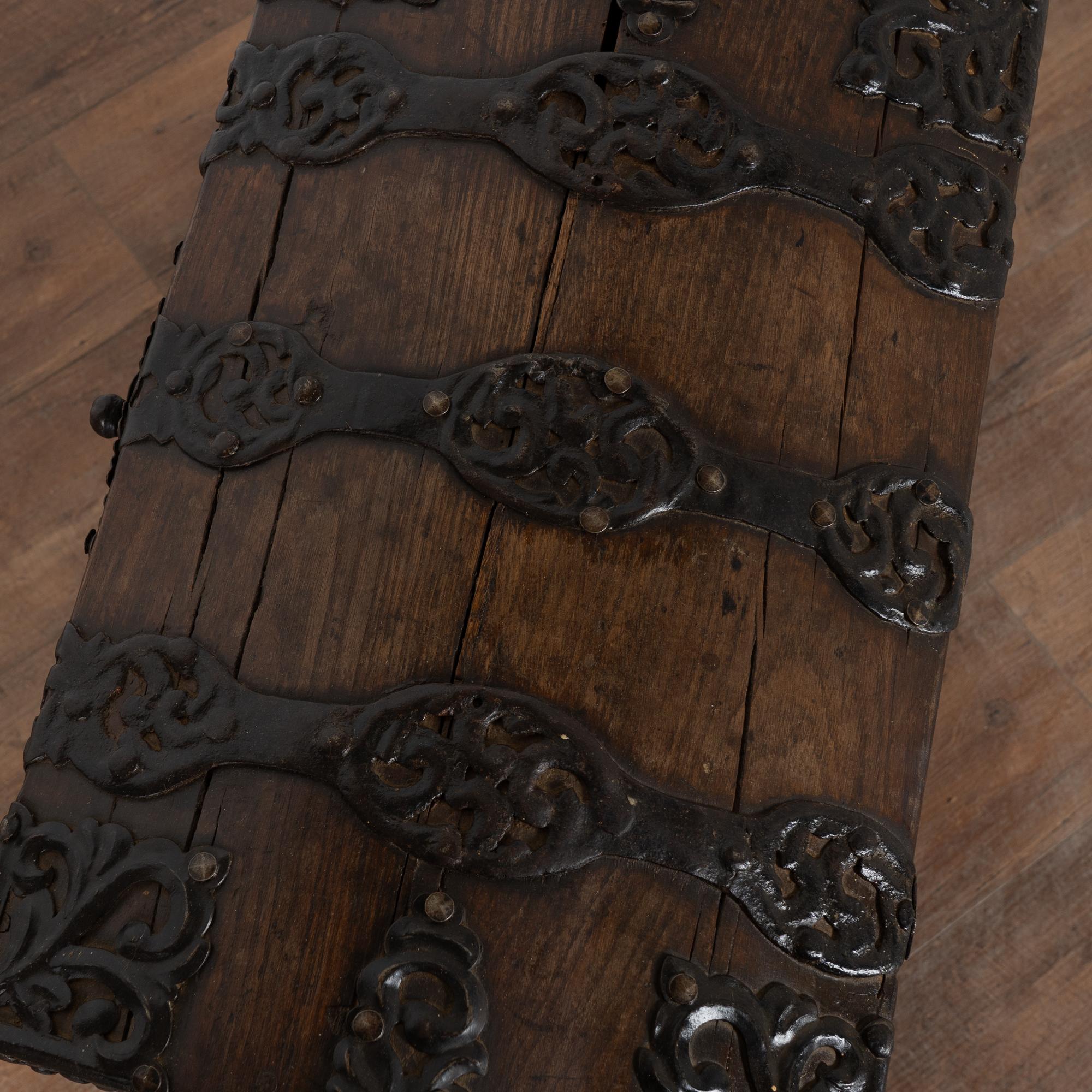 Late 18th Century Small Dome Top Oak Trunk on Stand, Sweden For Sale 1