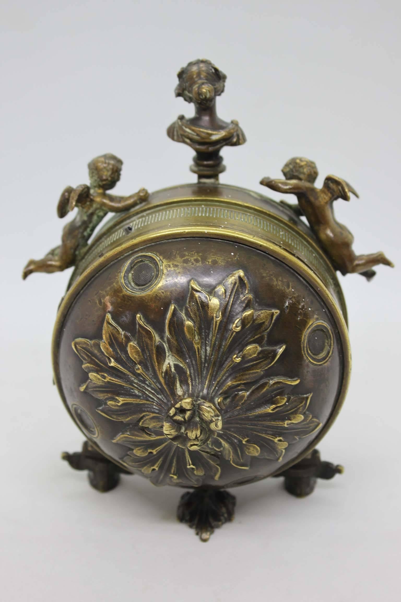 Late 18th Century Small Round Clock by Isaac Soret & Fils In Good Condition In Marseille, FR