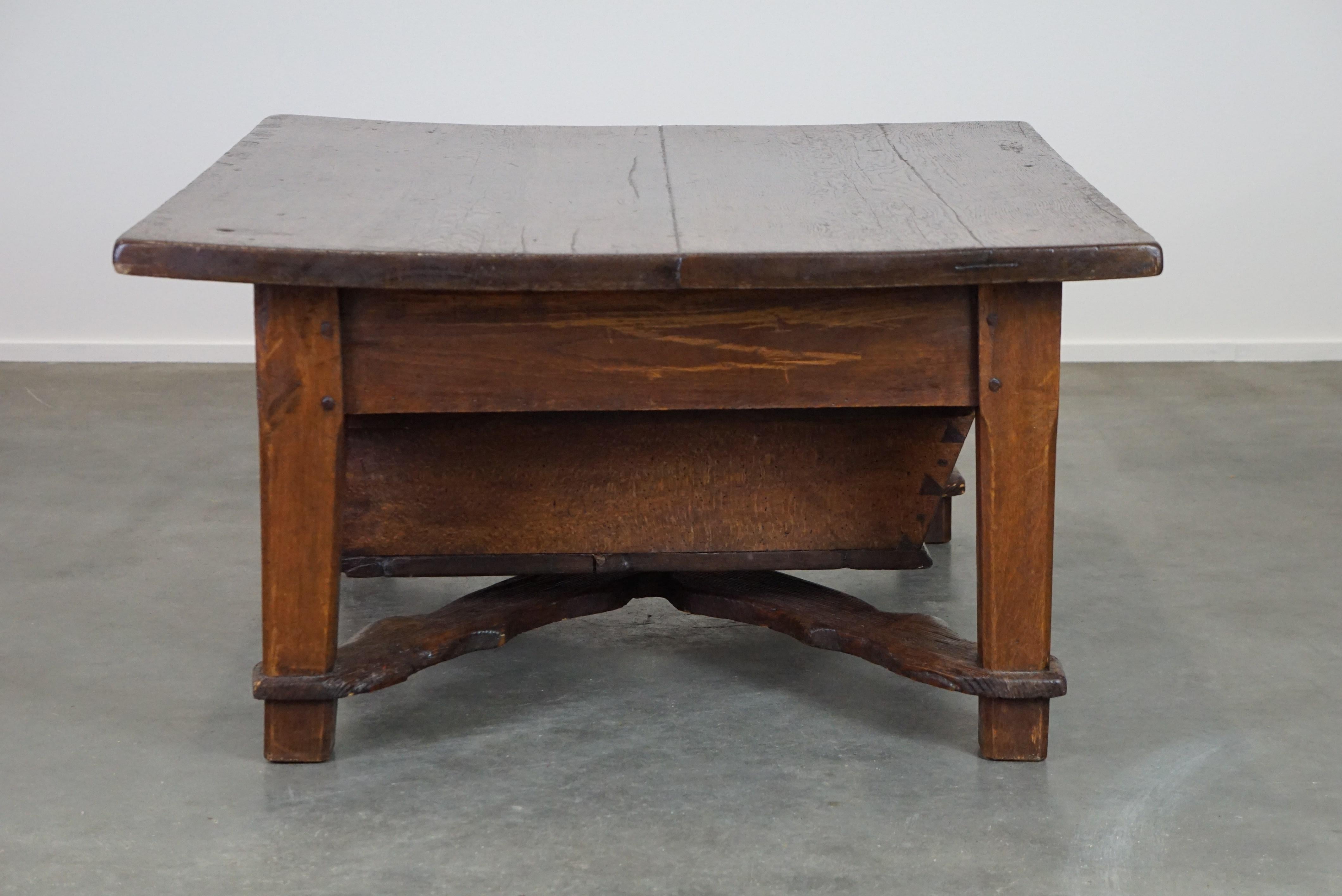 Late 18th-century Spanish coffee table with deep drawer and a beautiful patina In Fair Condition For Sale In Harderwijk, NL