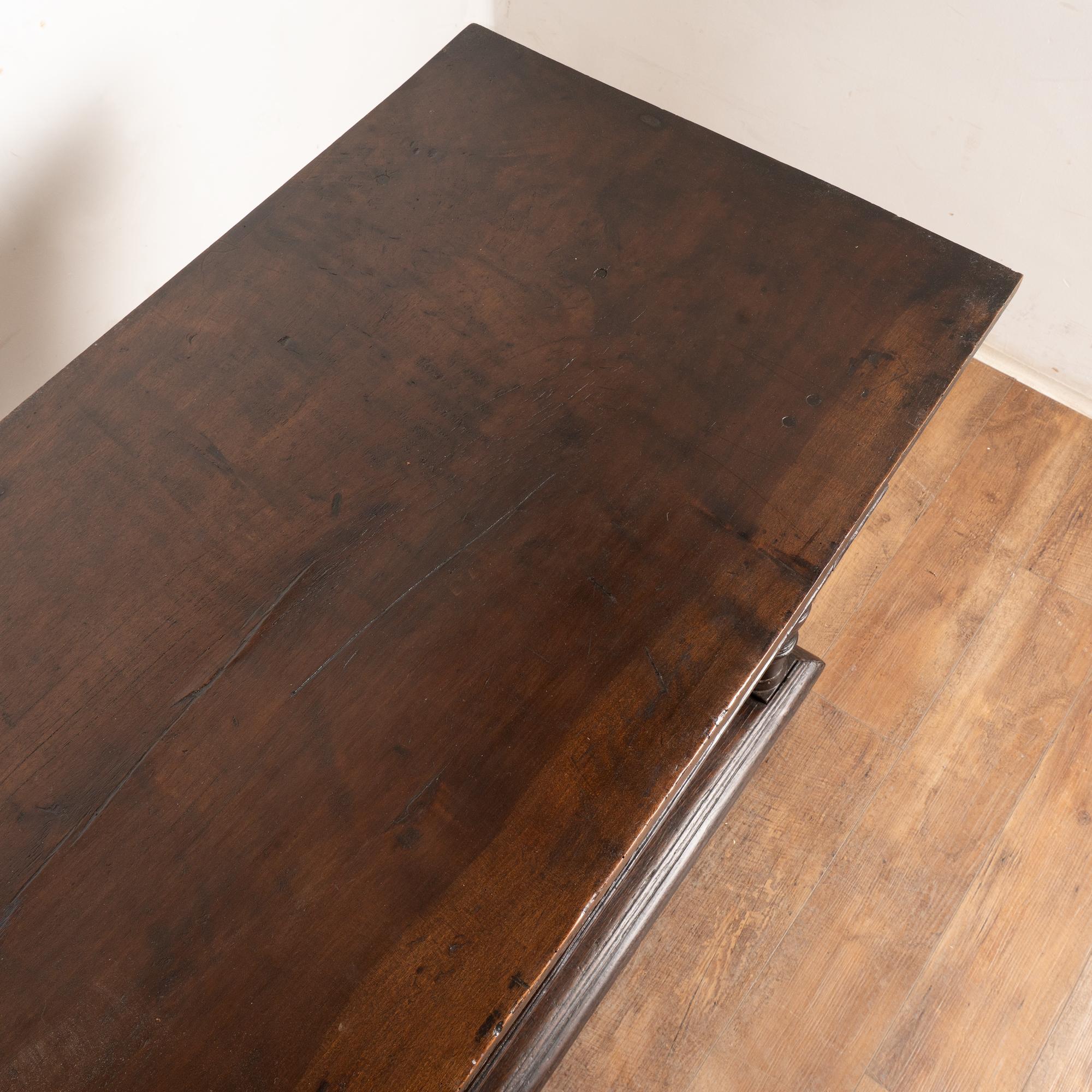 Late 18th Century Spanish Oak Console Table with Two Drawers For Sale 6