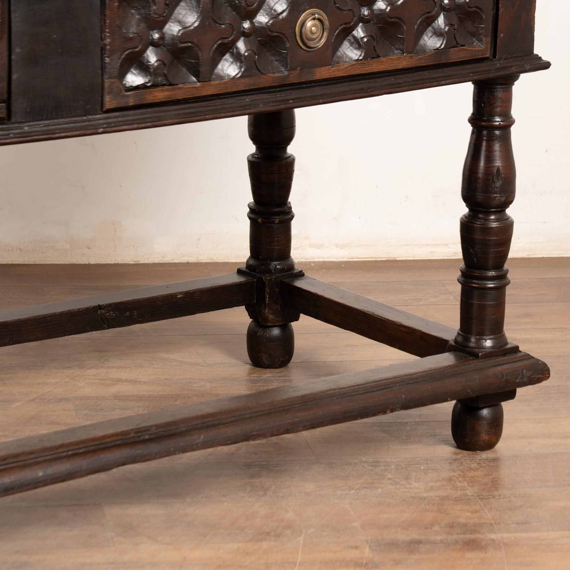 Late 18th Century Spanish Oak Console Table with Two Drawers For Sale 2