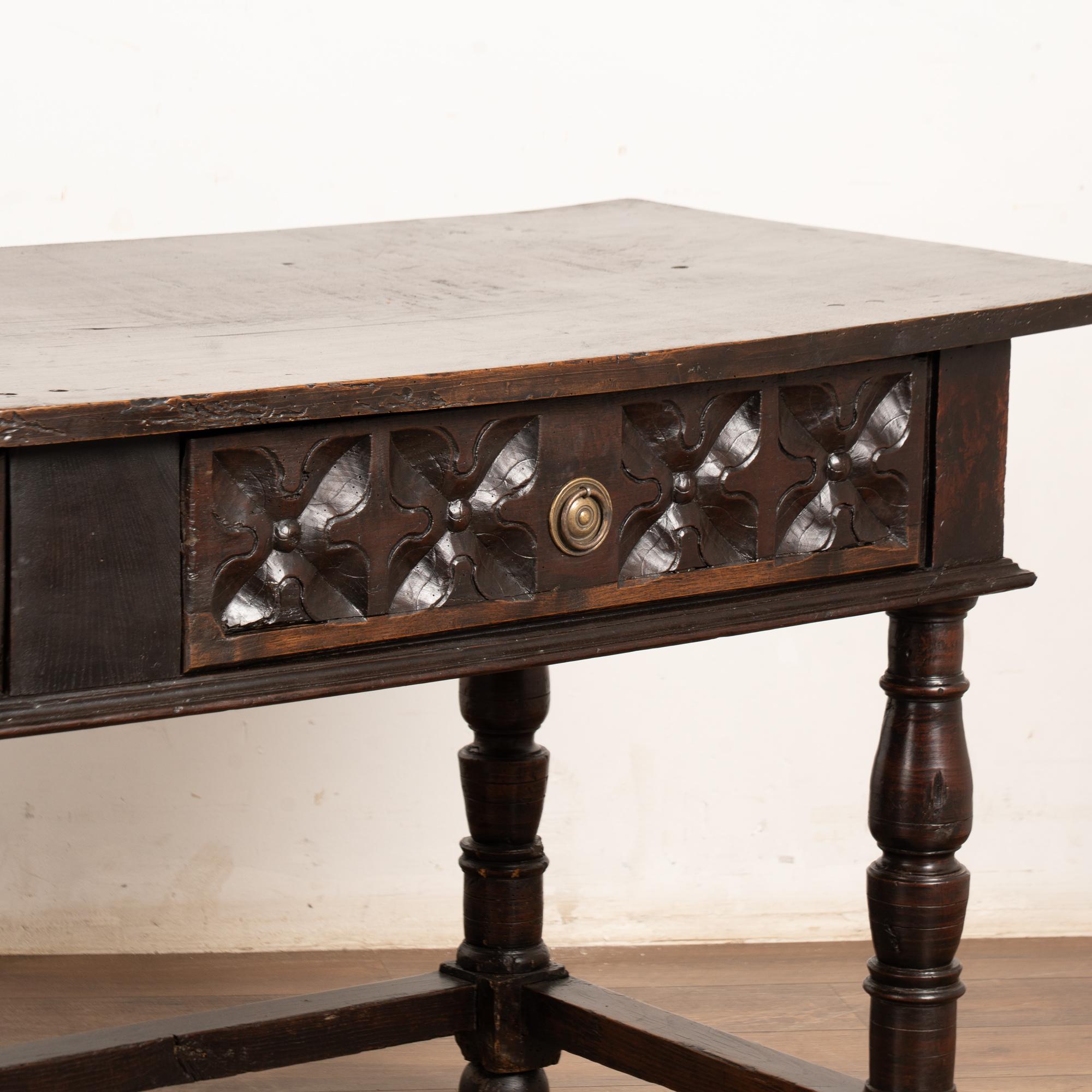 Late 18th Century Spanish Oak Console Table with Two Drawers For Sale 3