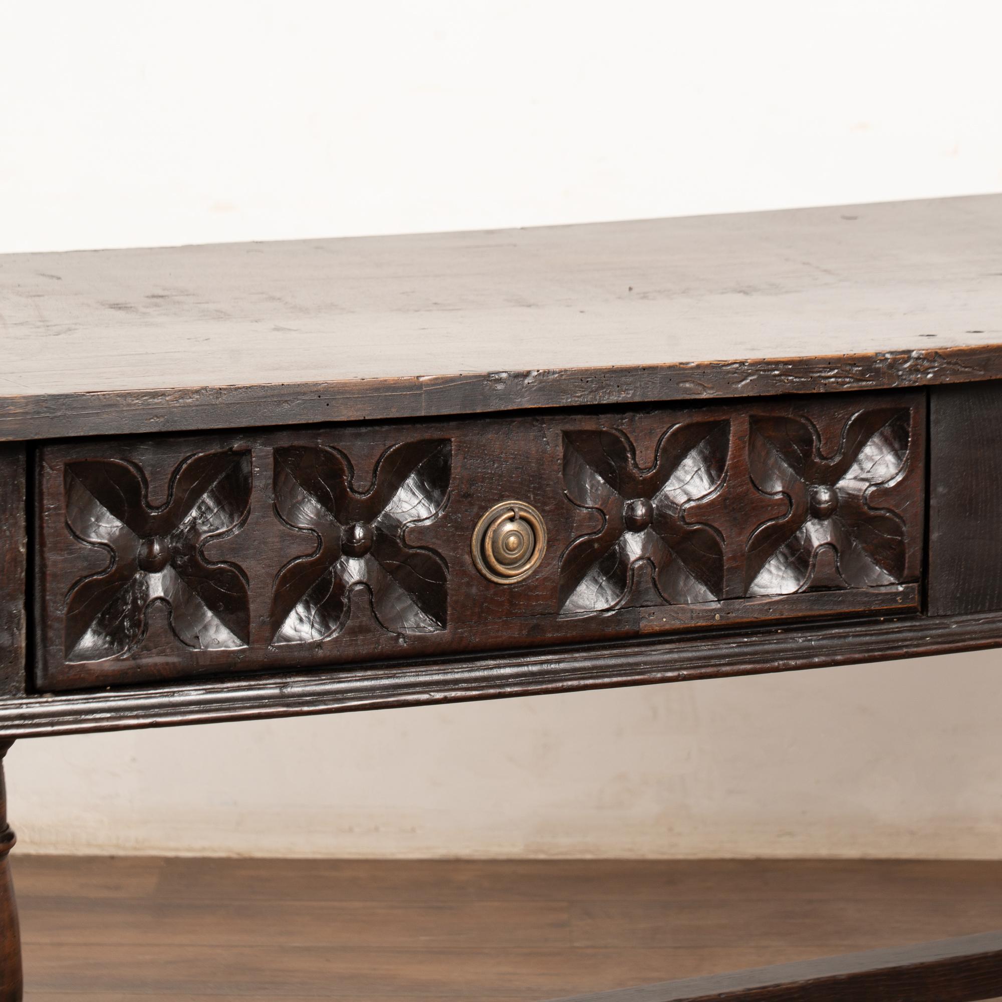 Late 18th Century Spanish Oak Console Table with Two Drawers For Sale 4