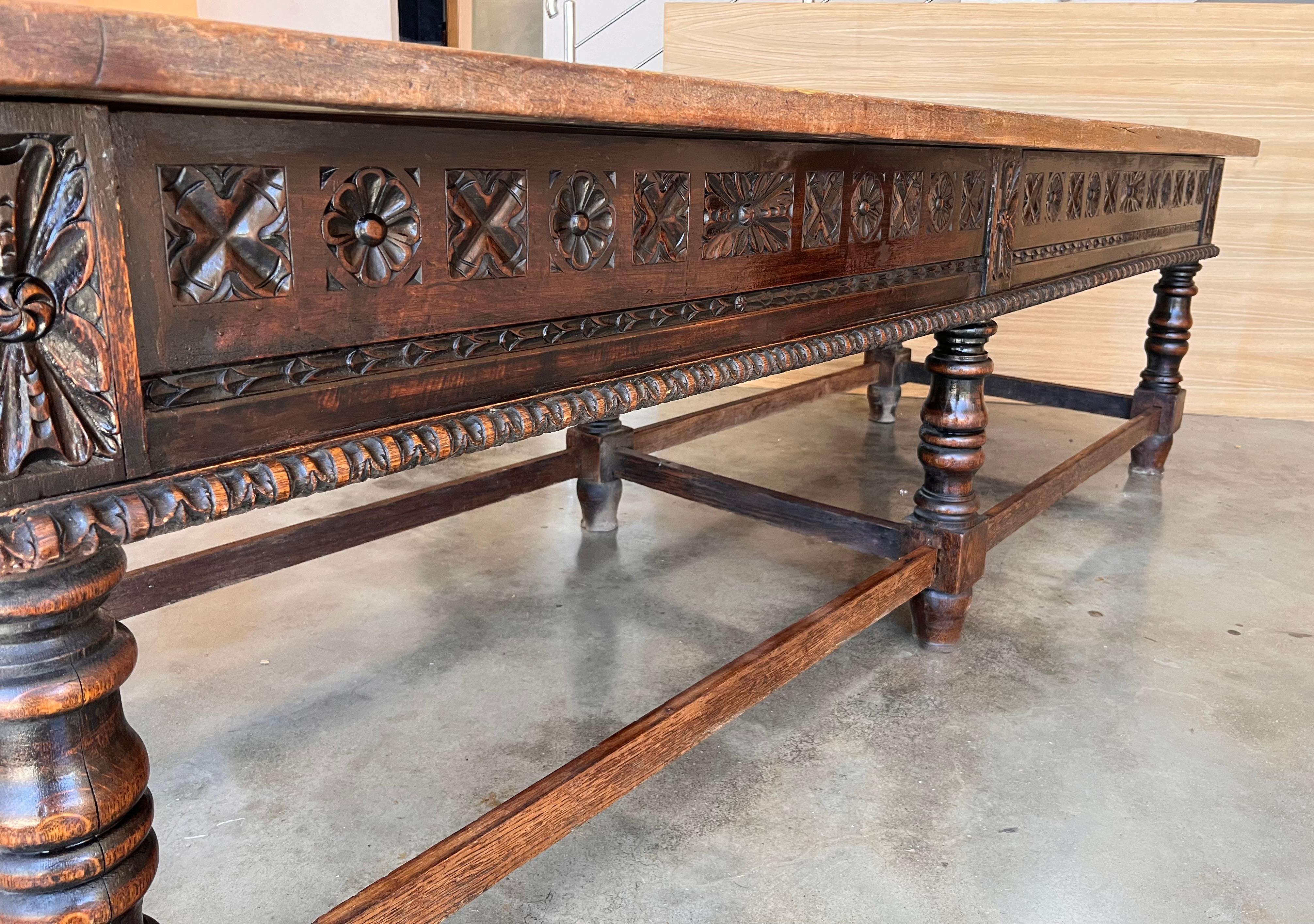 Table de réfectoire ou table de ferme espagnole de la fin du XVIIIe siècle avec quatre tiroirs en vente 13