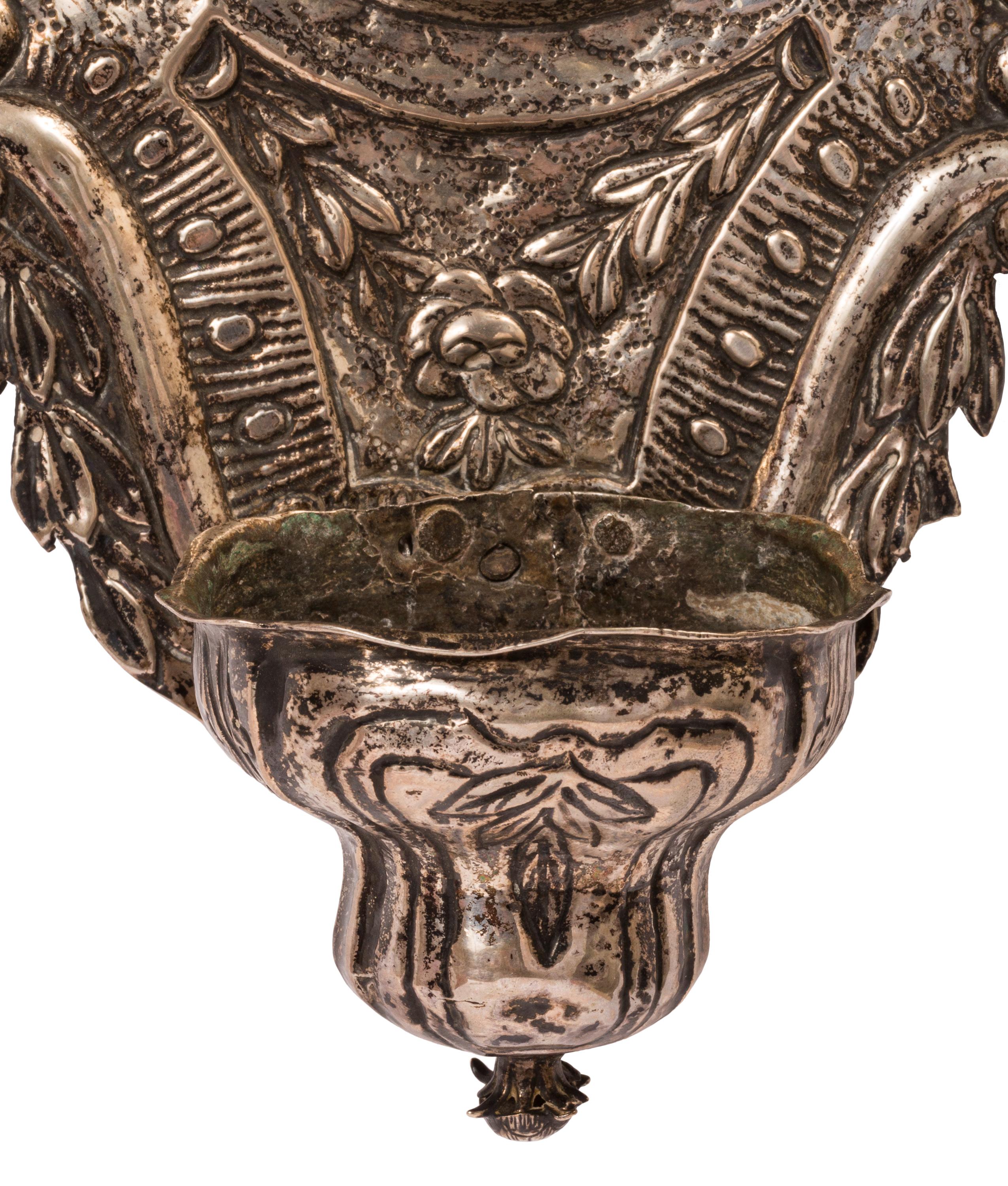 18th Century Spanish Silver Holy Water Font, Baroque Style with Gilt Virgin Mary In Good Condition For Sale In Madrid, ES