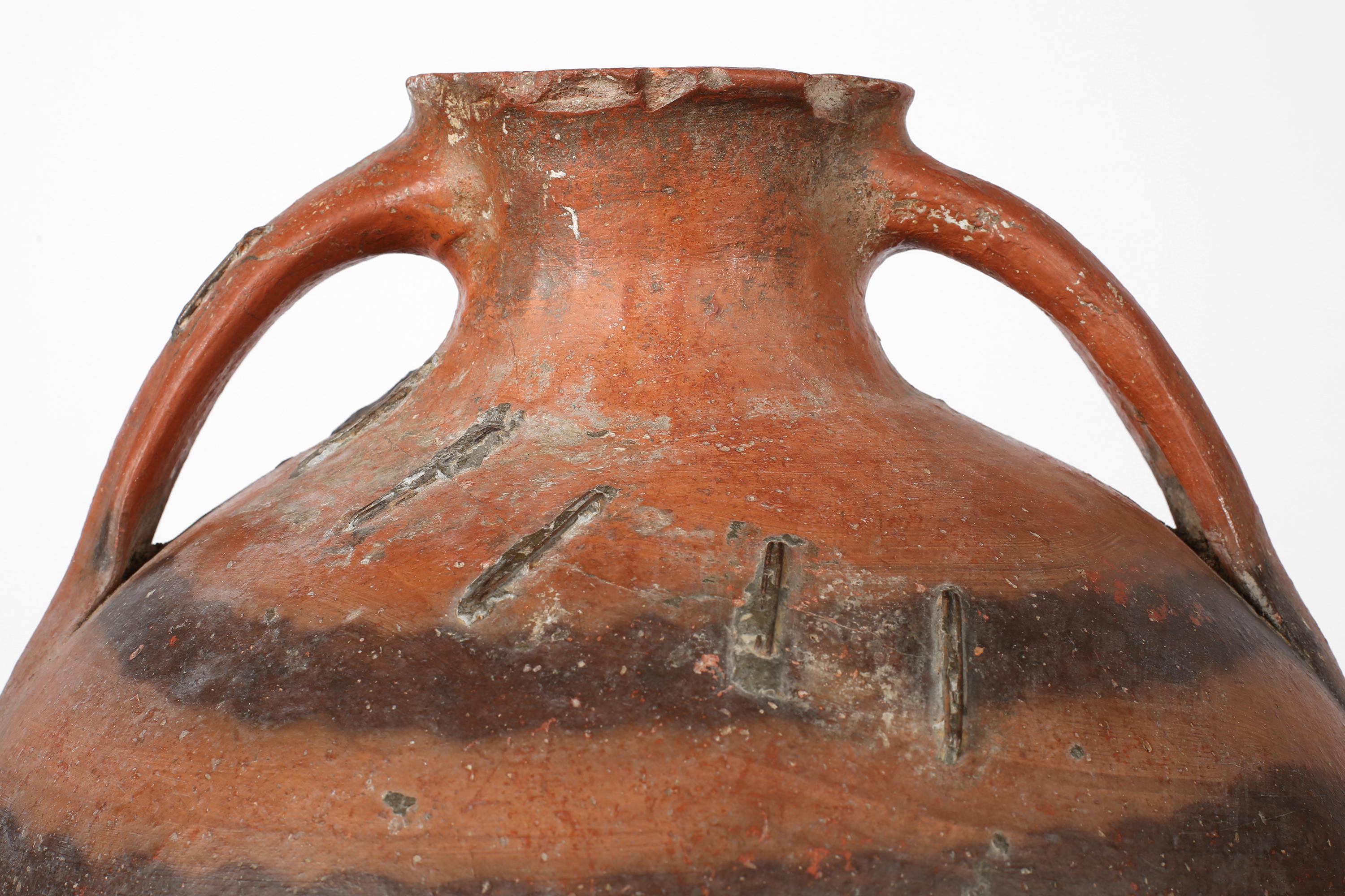 Spagnolo Vaso a graffette Wabi-Sabi spagnolo della fine del XVIII secolo proveniente da Calanda in vendita