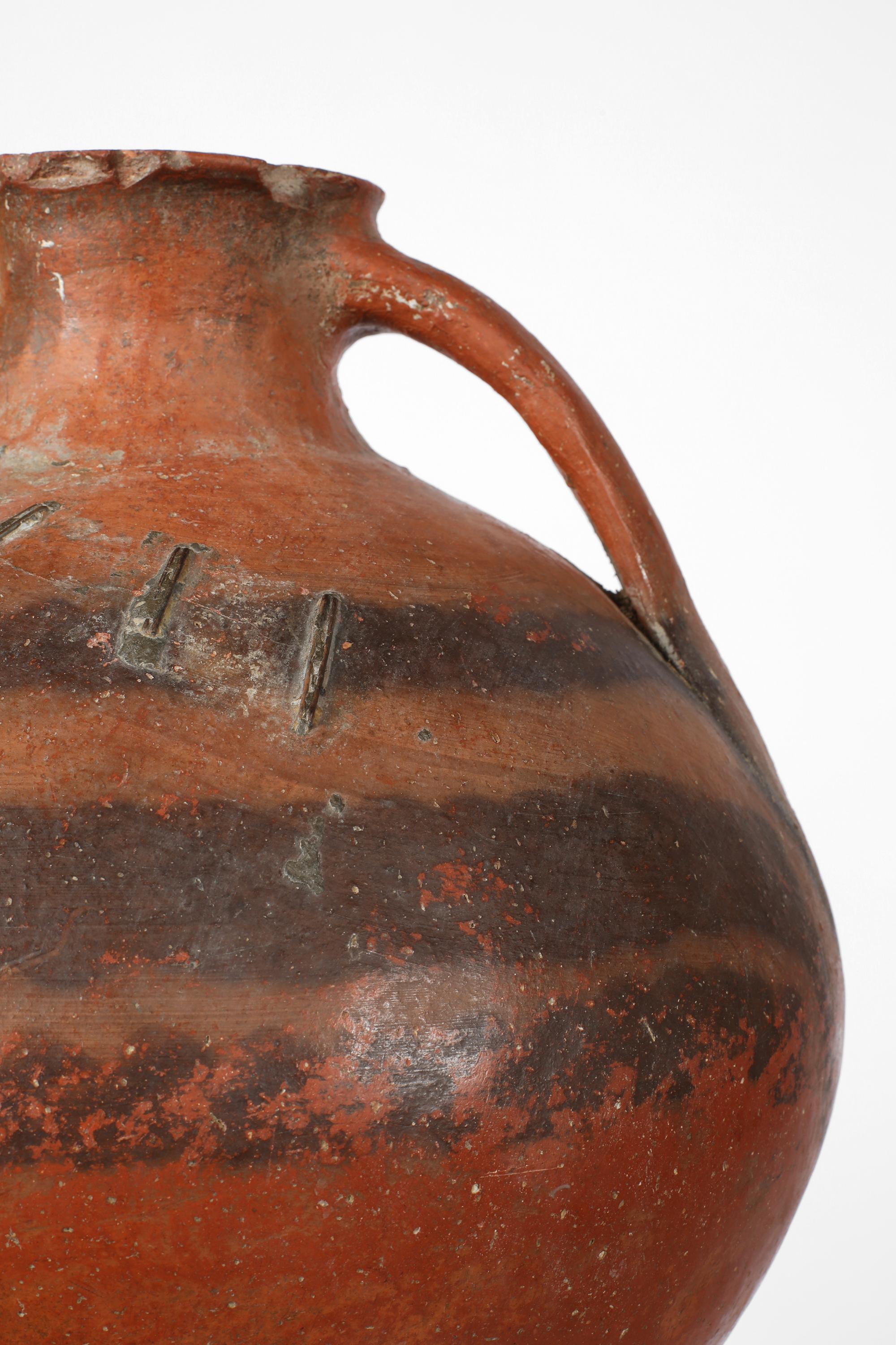 Fino al XVIII secolo Vaso a graffette Wabi-Sabi spagnolo della fine del XVIII secolo proveniente da Calanda in vendita