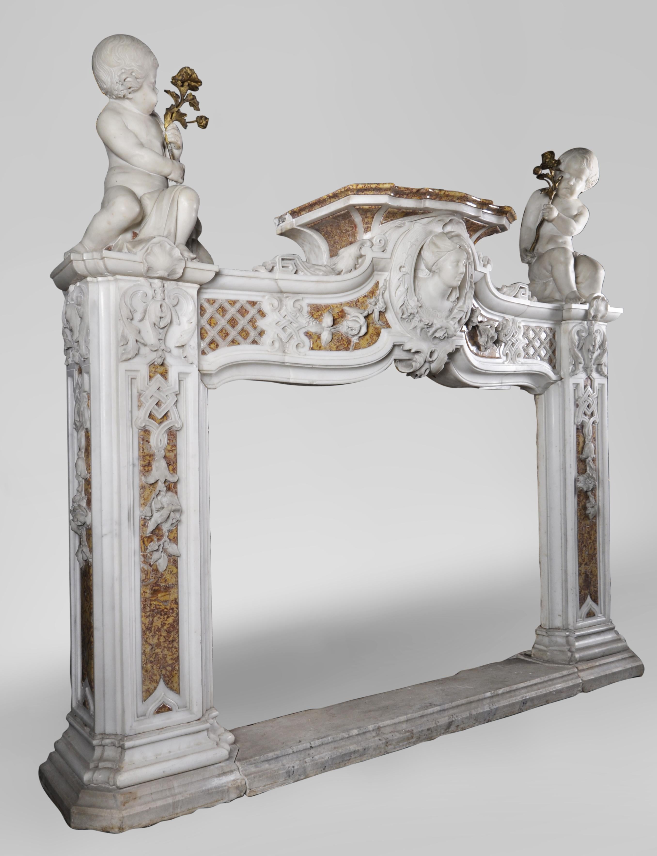 Late 18th century Statuary and Brocatelle marble fireplace with putti For Sale 1