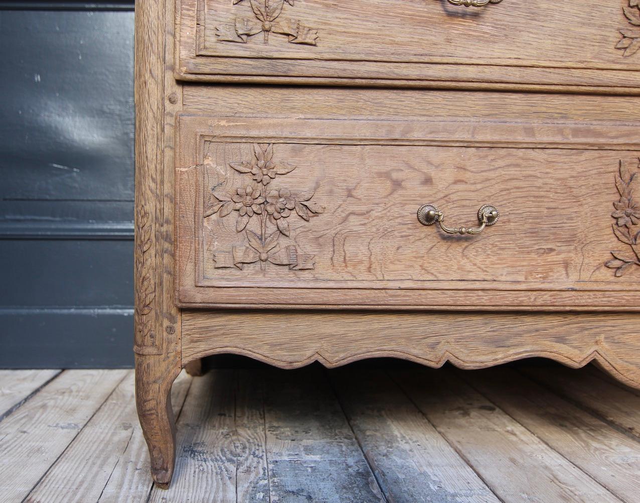 Late 18th Century Stripped Oak Louis XVI Chest of Drawers 10
