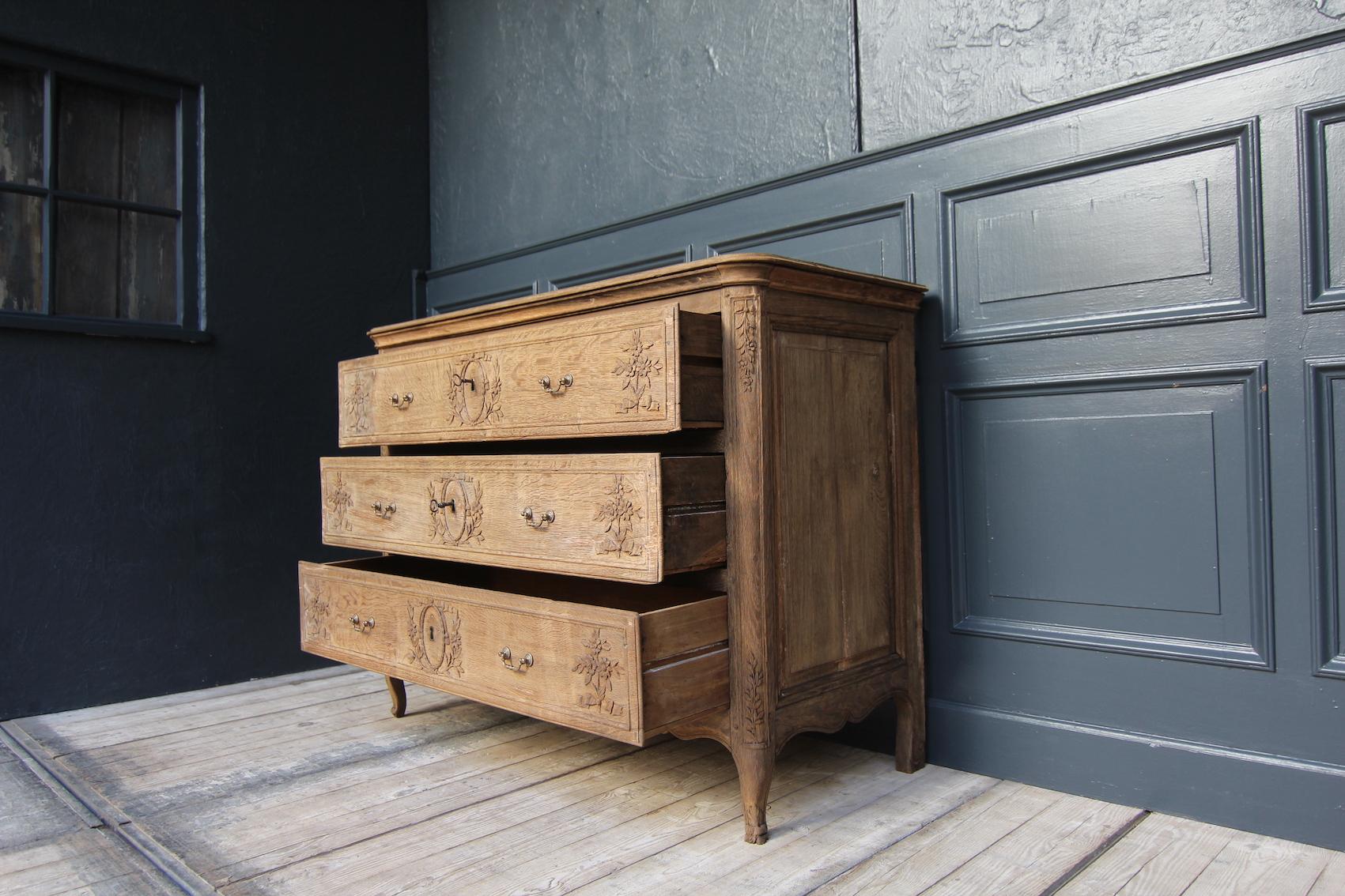 Late 18th Century Stripped Oak Louis XVI Chest of Drawers 11