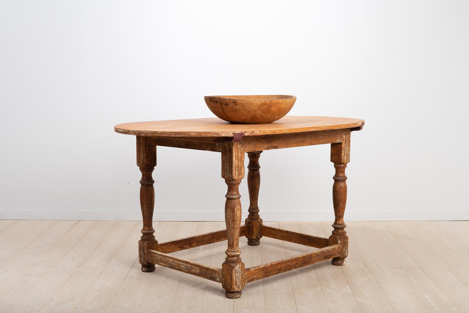 Antique Swedish Baroque Pine Centre Table In Good Condition For Sale In Kramfors, SE
