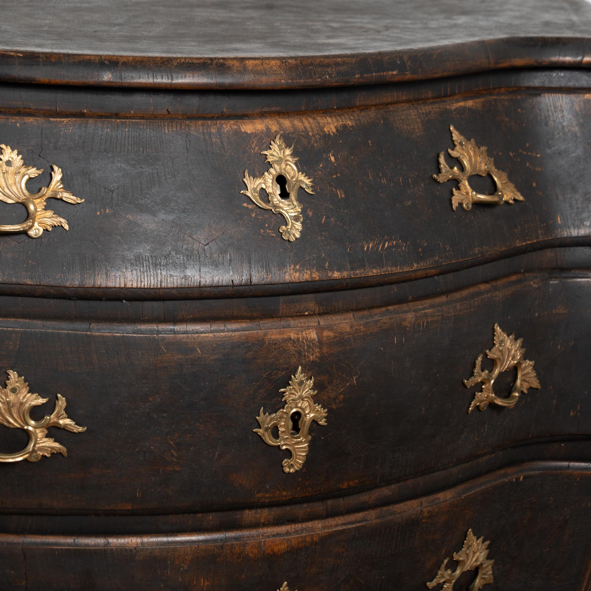 Late 18th Century Swedish Black Bombay Chest of Three Drawers For Sale 5