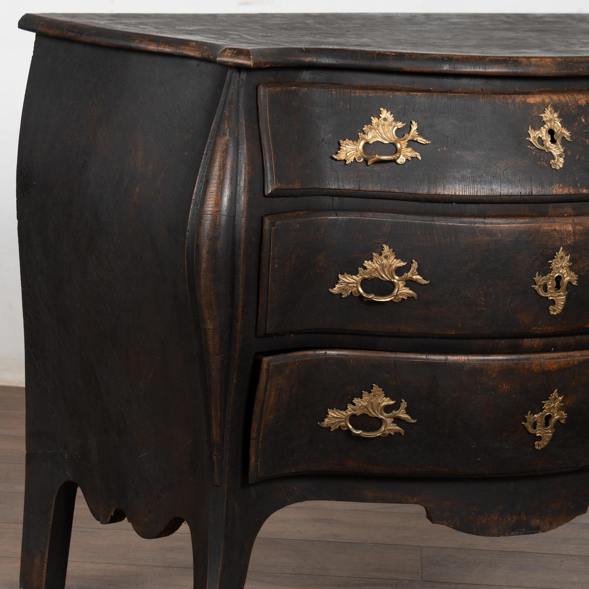 Late 18th Century Swedish Black Bombay Chest of Three Drawers For Sale 7