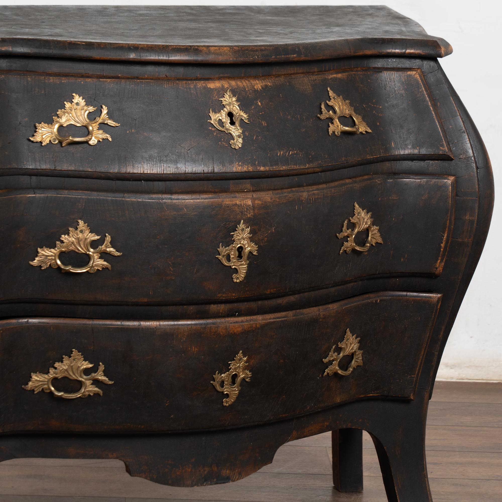 Late 18th Century Swedish Black Bombay Chest of Three Drawers For Sale 8