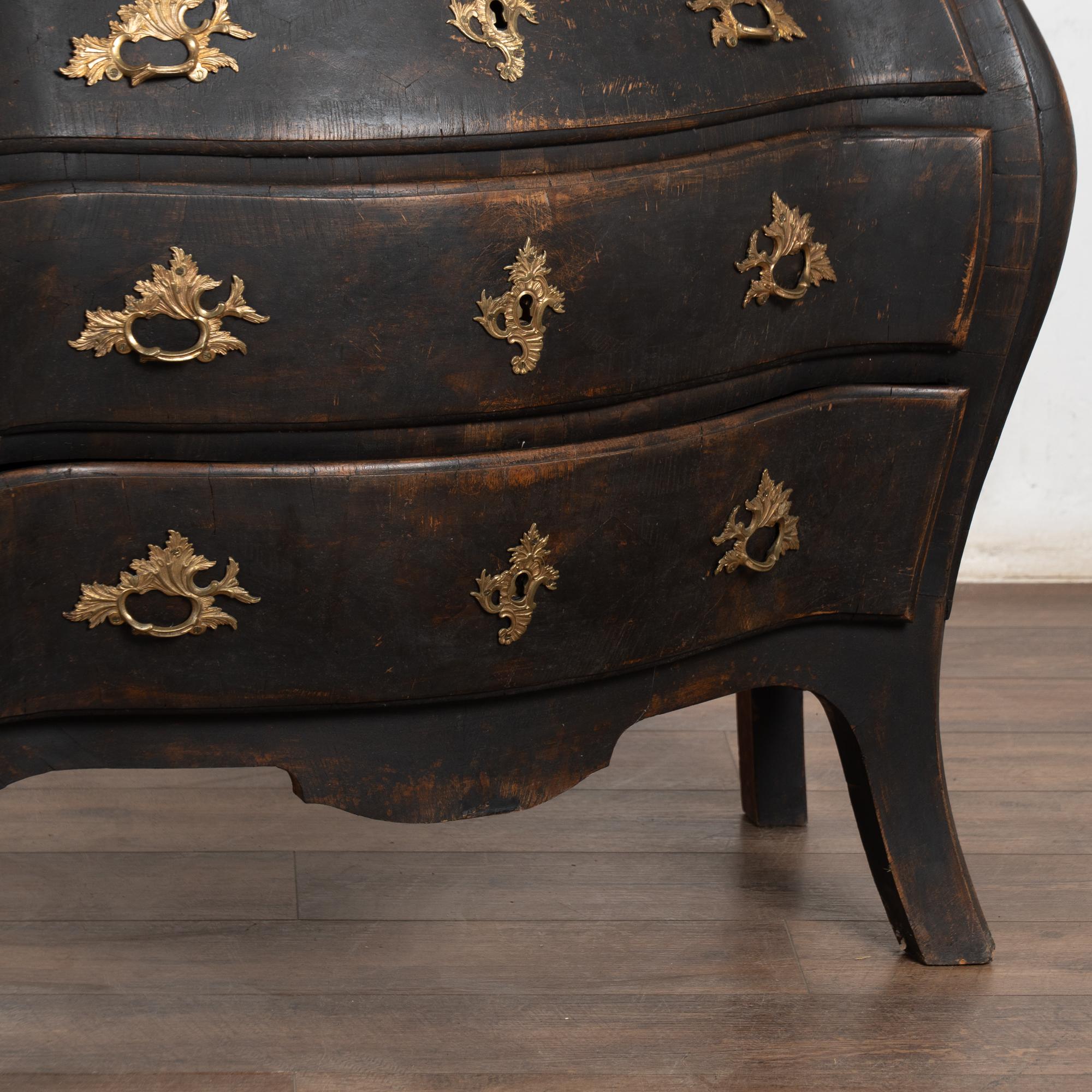 Late 18th Century Swedish Black Bombay Chest of Three Drawers For Sale 12