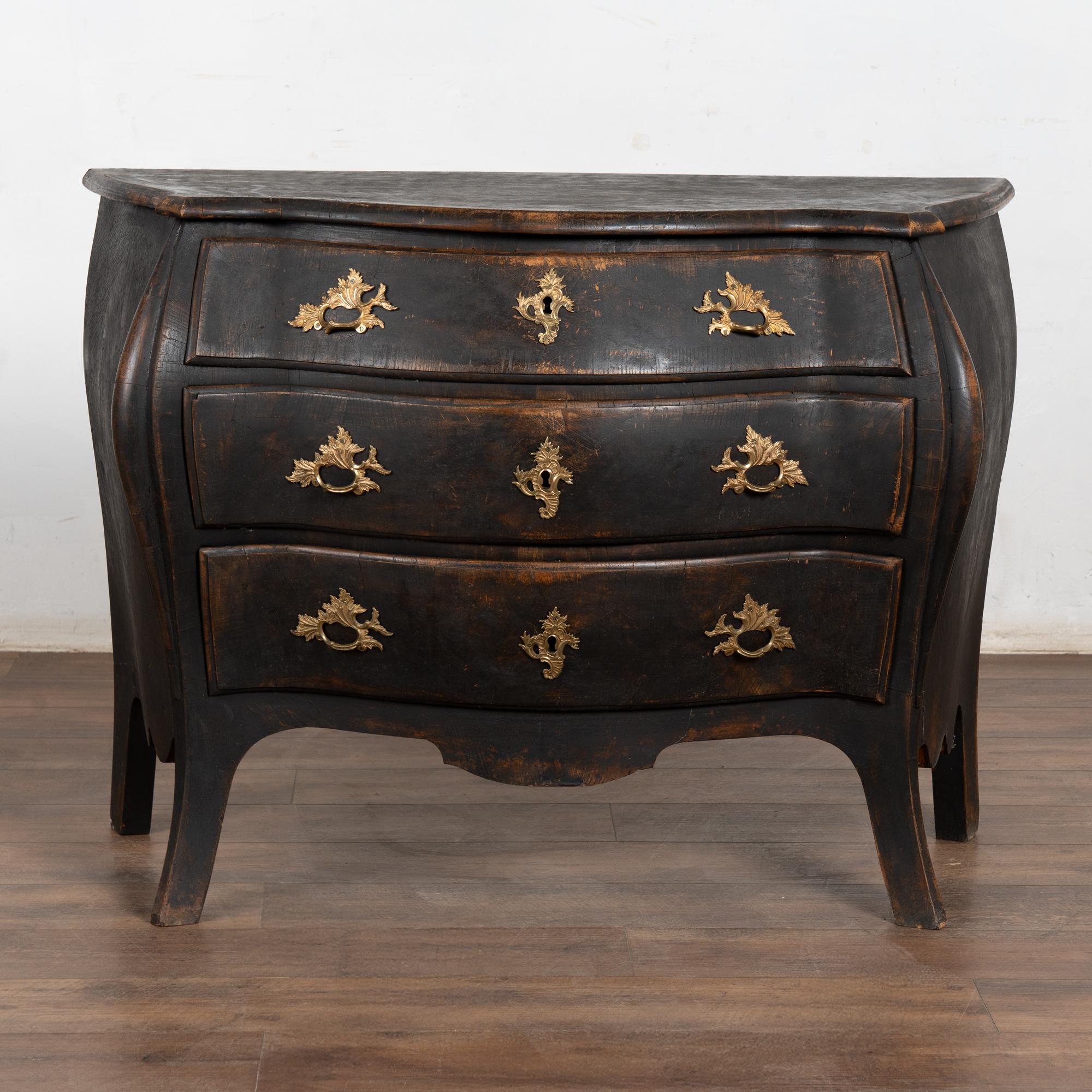 Late 18th Century Swedish Black Bombay Chest of Three Drawers In Fair Condition For Sale In Round Top, TX