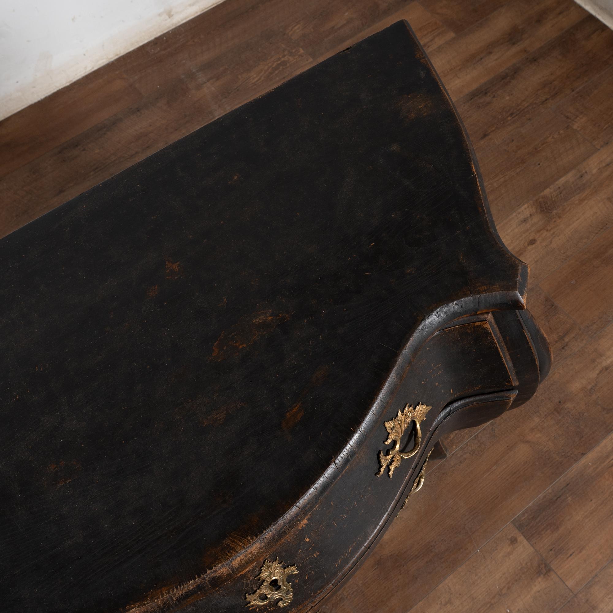 Late 18th Century Swedish Black Bombay Chest of Three Drawers For Sale 2