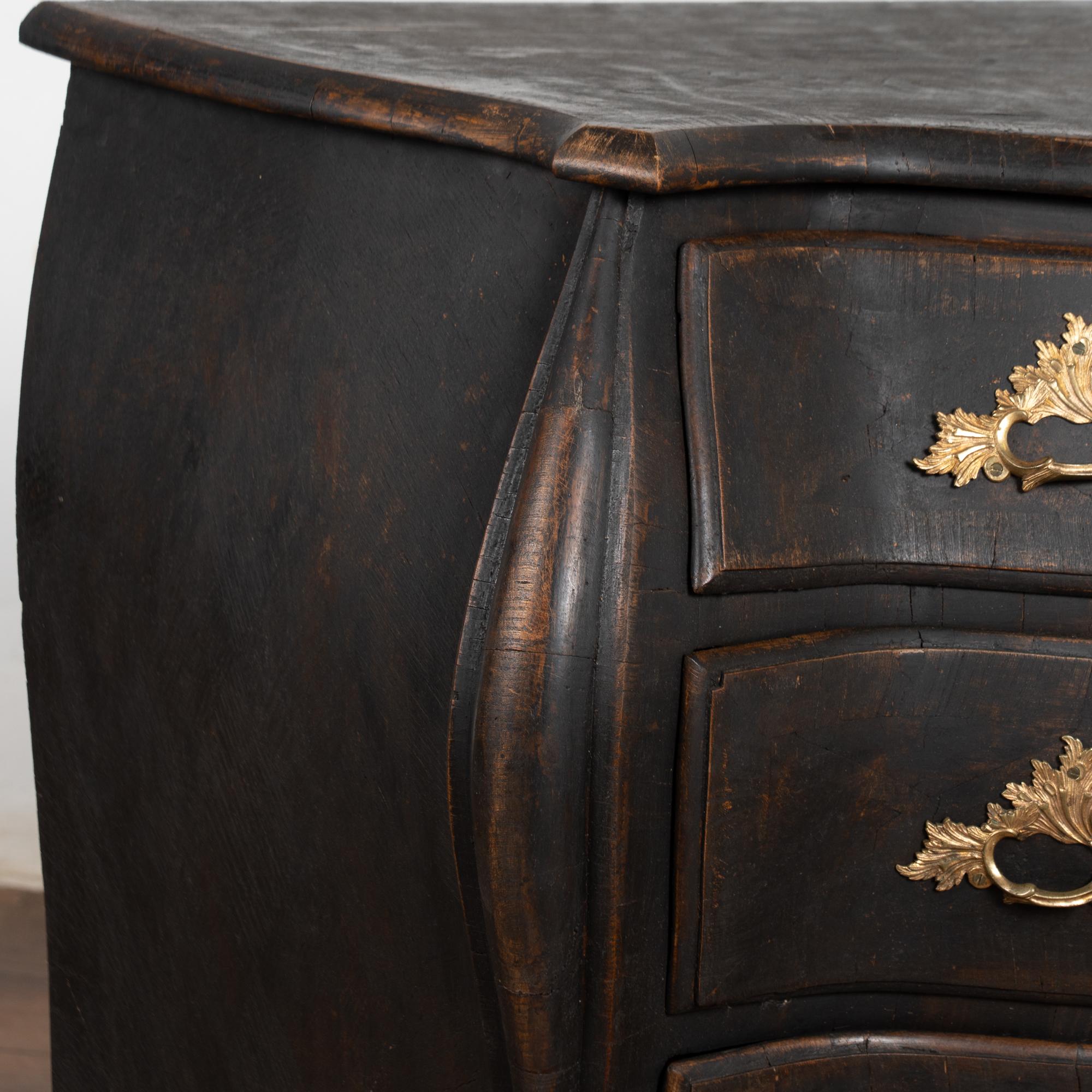 Late 18th Century Swedish Black Bombay Chest of Three Drawers For Sale 4