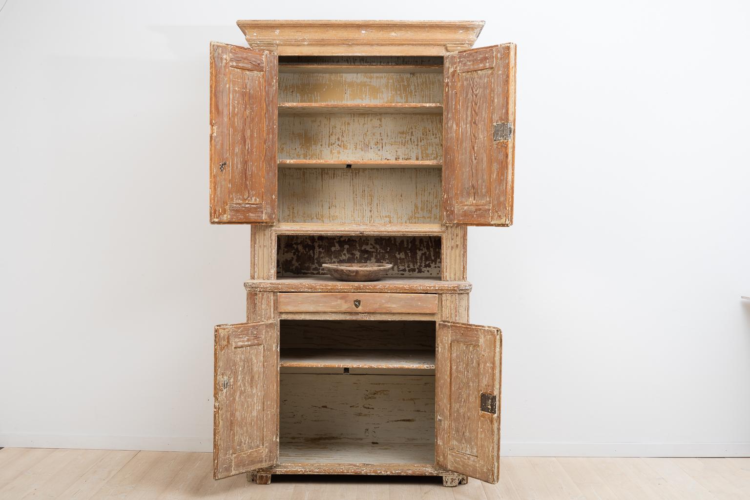 Late 18th Century Swedish Gustavian Cabinet 2