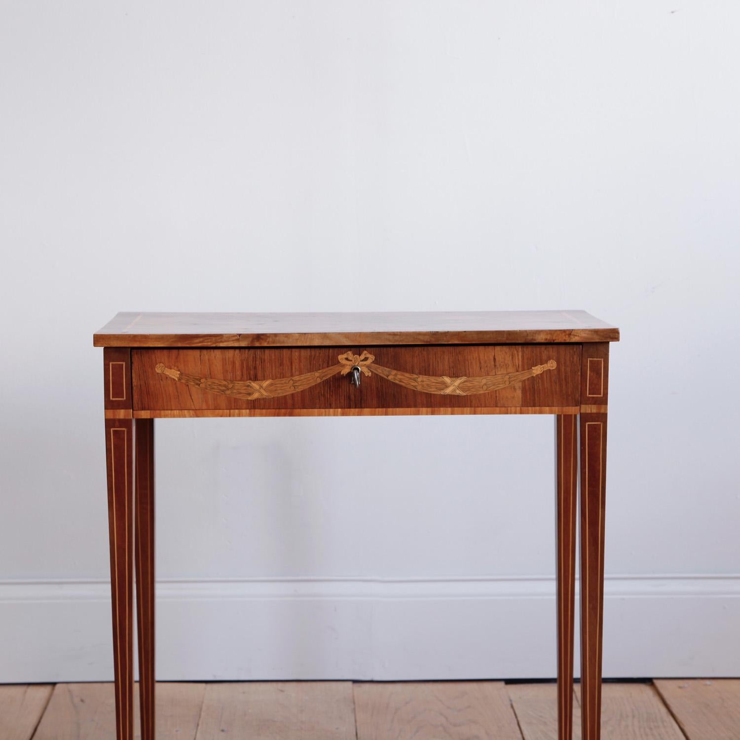 Late 18th Century Swedish Gustavian Occasional Table with Fruitwood Inlay In Good Condition For Sale In New York, NY