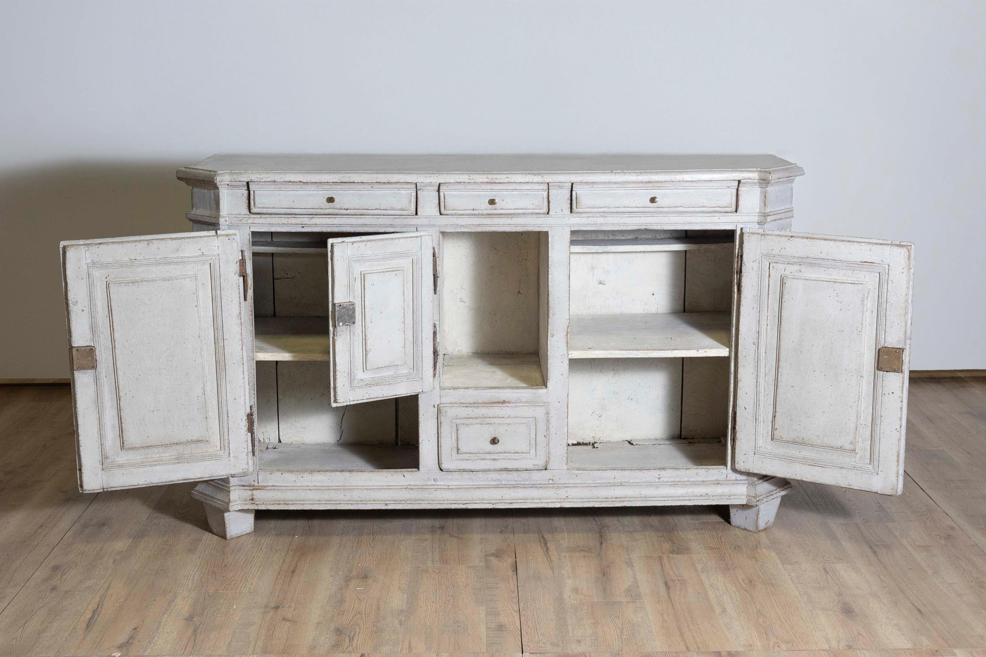 Late 18th Century Swedish Gustavian Painted Wood Sideboard with Fluted Pilasters In Good Condition For Sale In Atlanta, GA